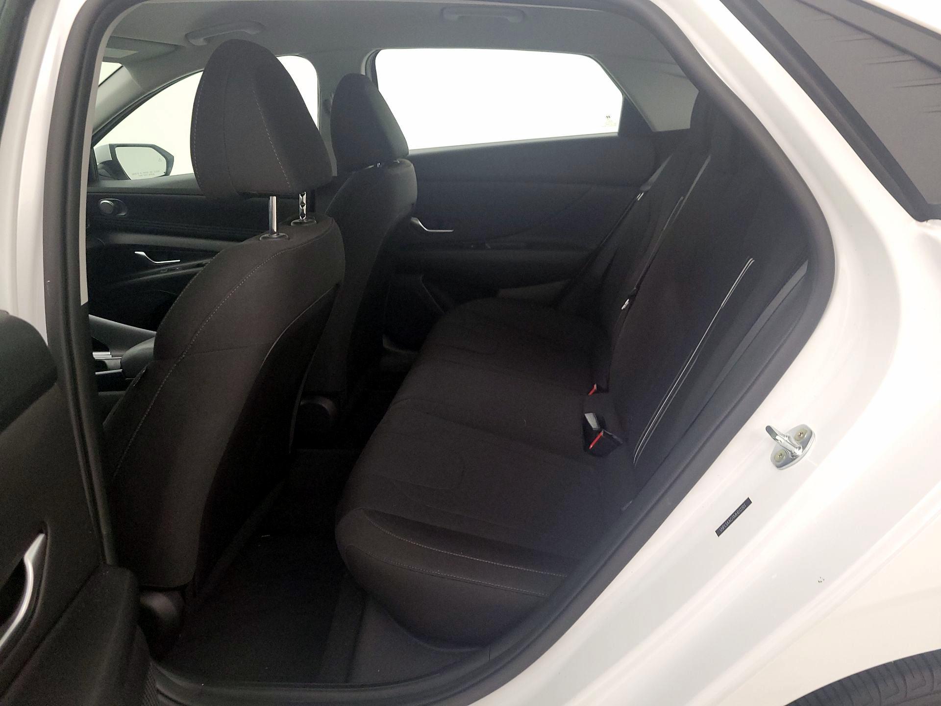 Thumbnail: 2021 Hyundai Elantra - 18