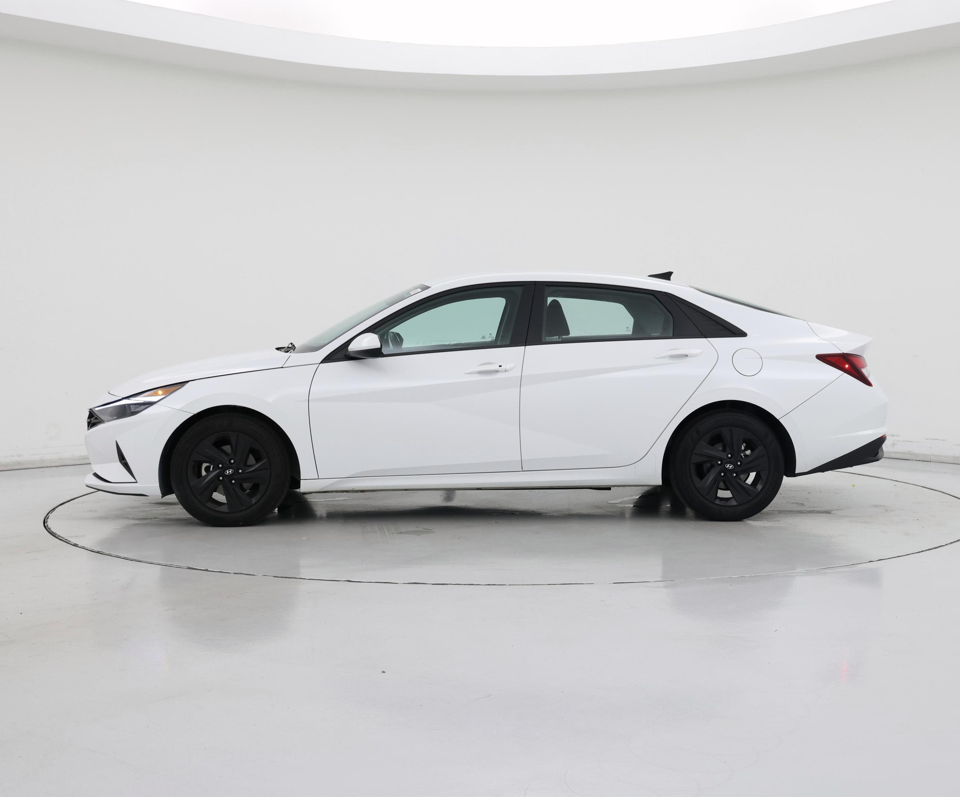 Thumbnail: 2021 Hyundai Elantra - 3