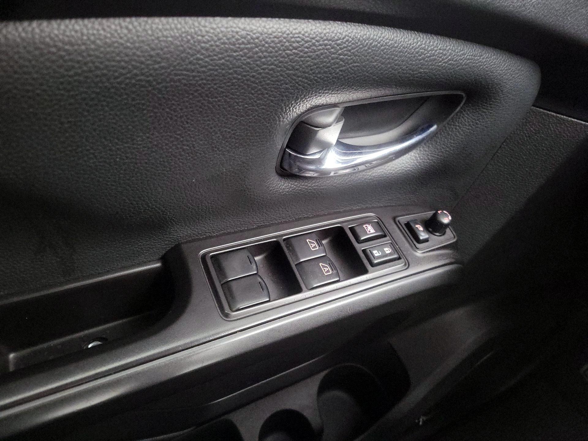 Thumbnail: 2020 Nissan Titan - 12