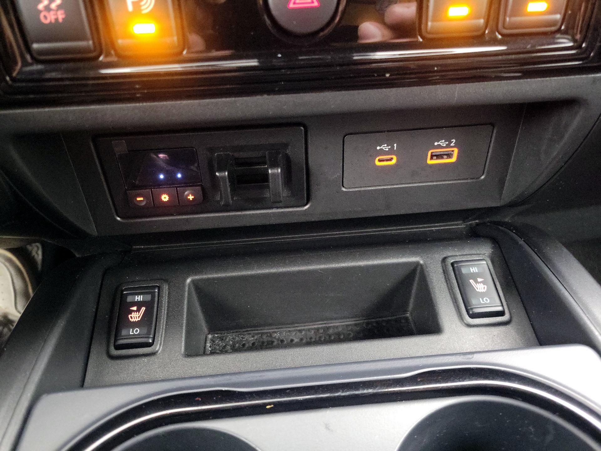 Thumbnail: 2020 Nissan Titan - 18