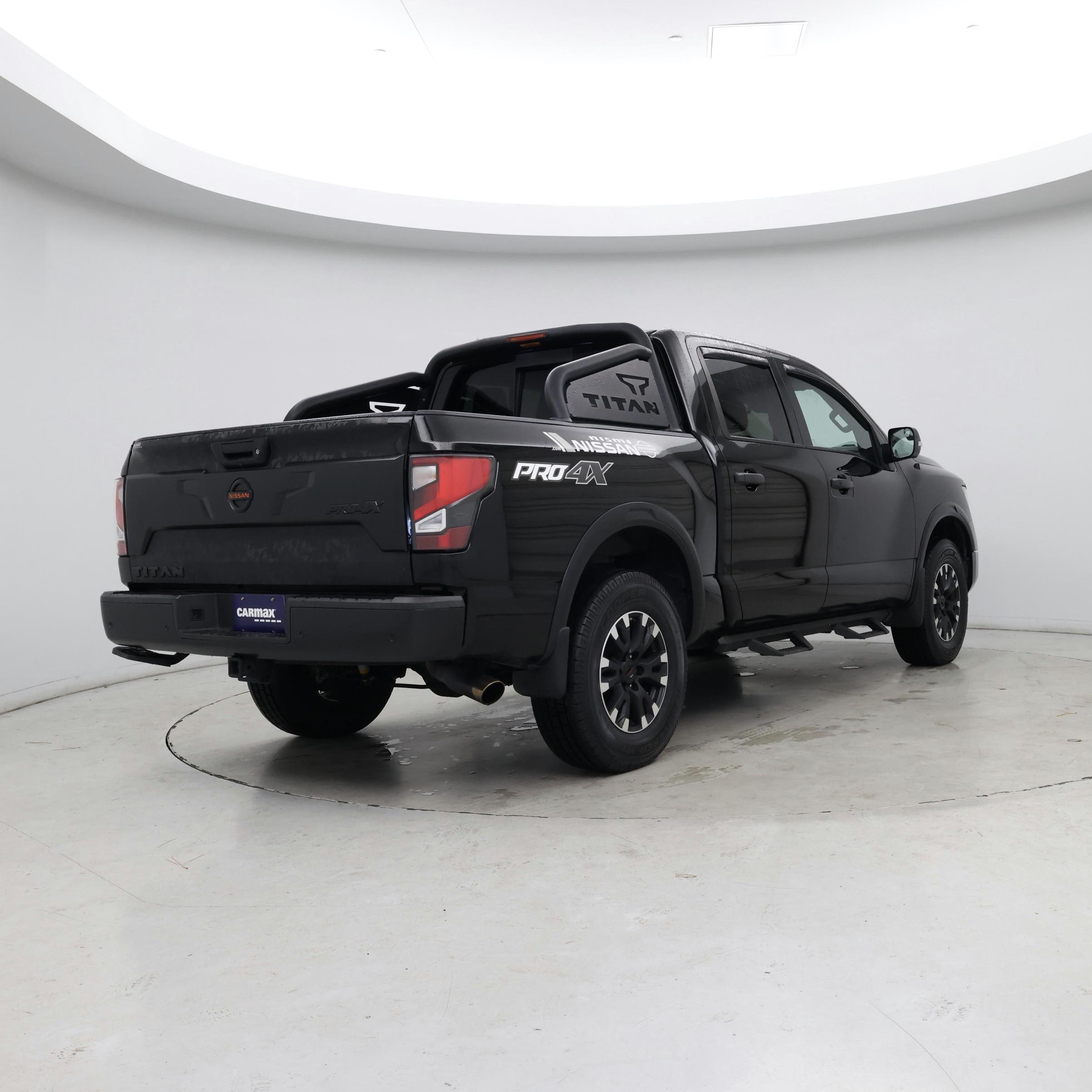 Thumbnail: 2020 Nissan Titan - 8