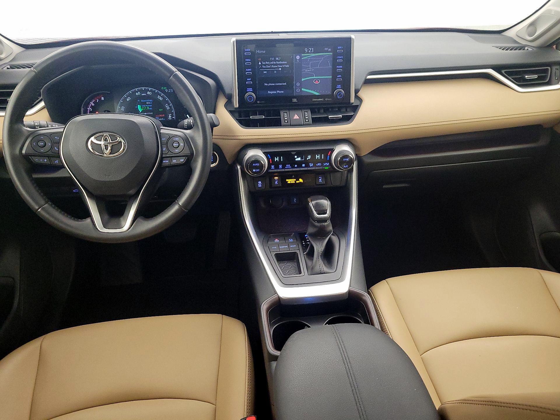 Thumbnail: 2020 Toyota RAV4 - 9