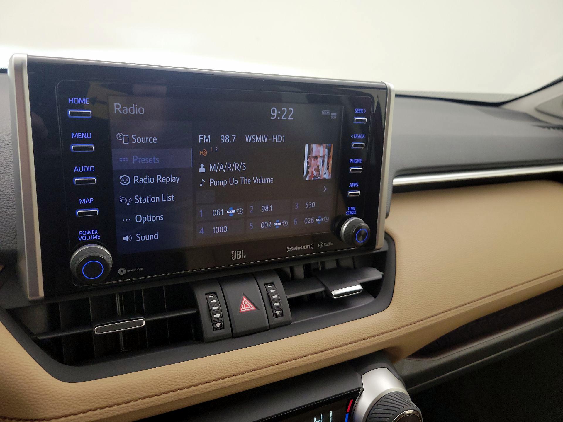 Thumbnail: 2020 Toyota RAV4 - 15