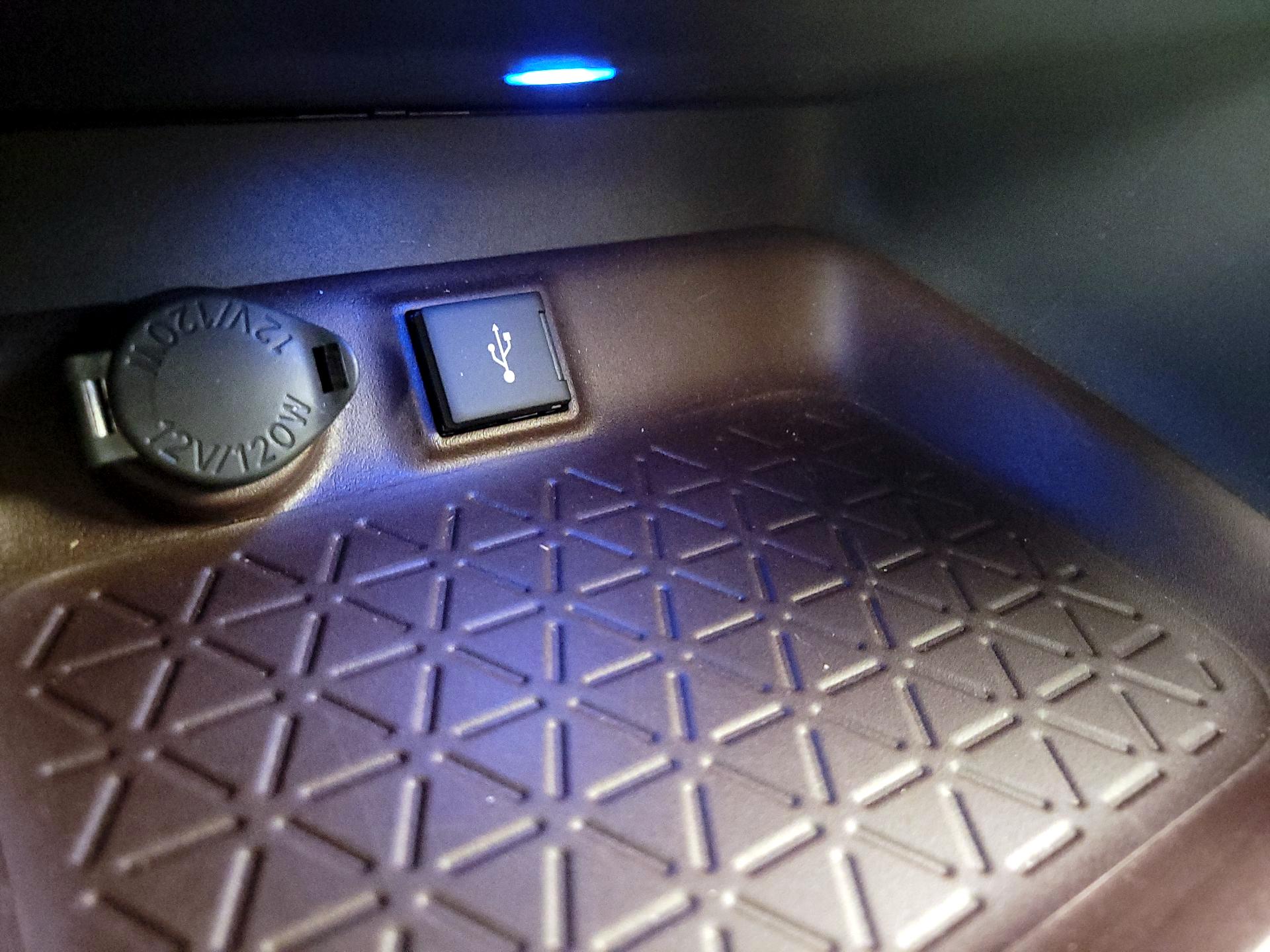 Thumbnail: 2020 Toyota RAV4 - 18