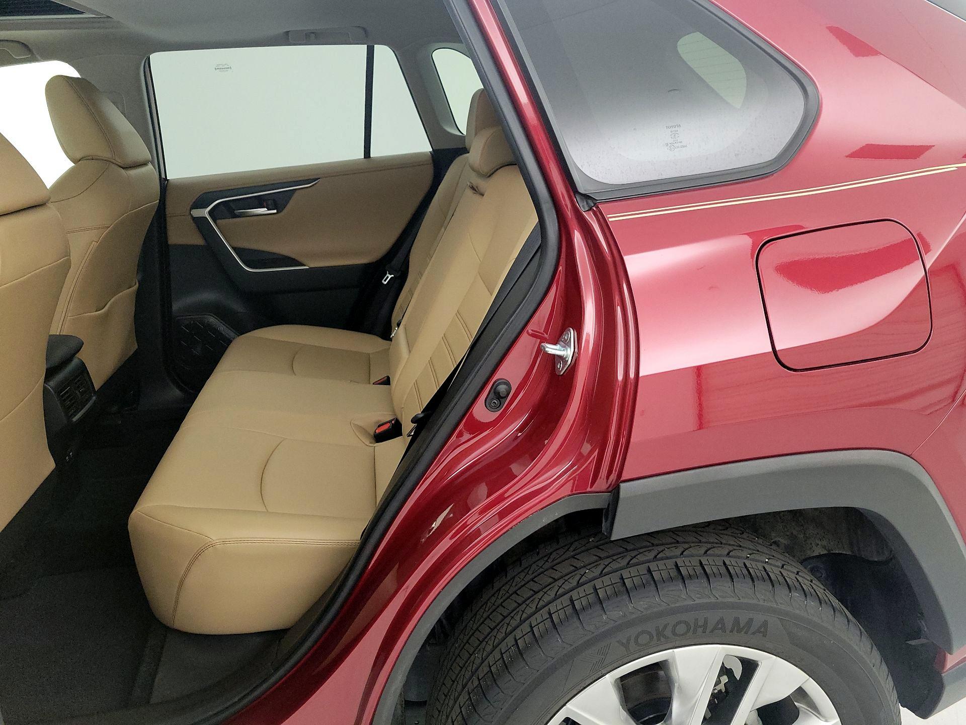 Thumbnail: 2020 Toyota RAV4 - 20