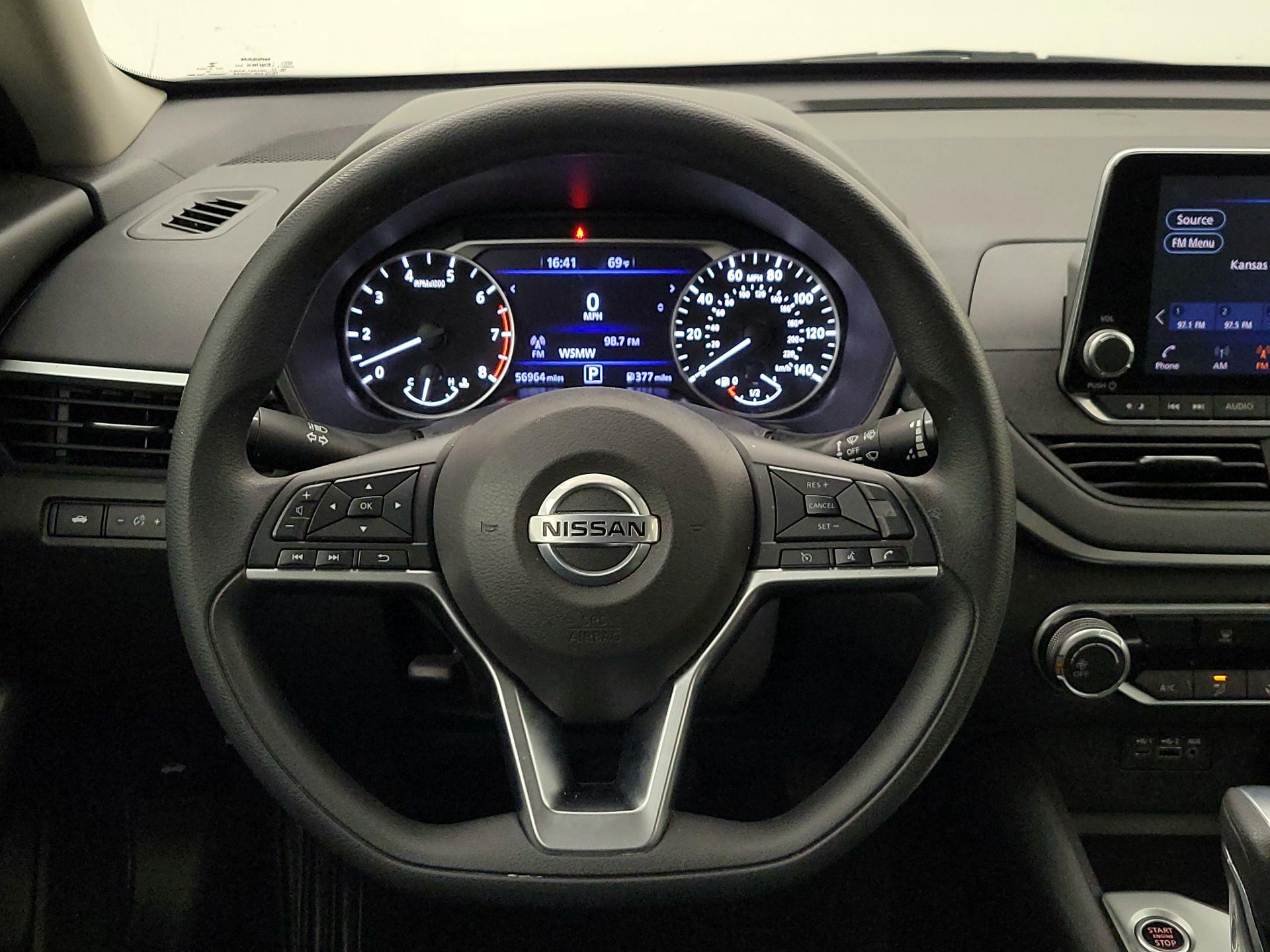 Thumbnail: 2020 Nissan Altima - 10