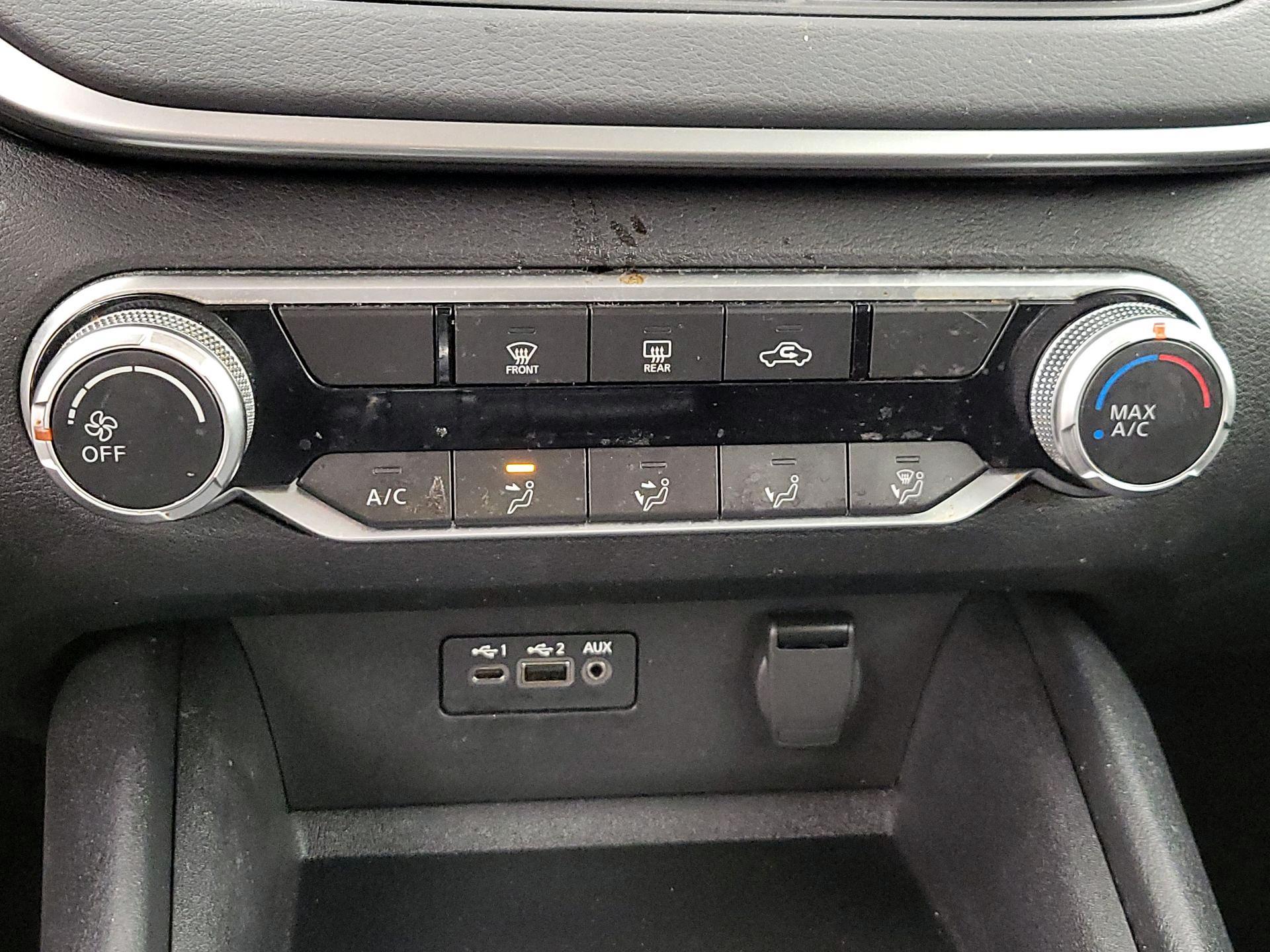 Thumbnail: 2020 Nissan Altima - 16