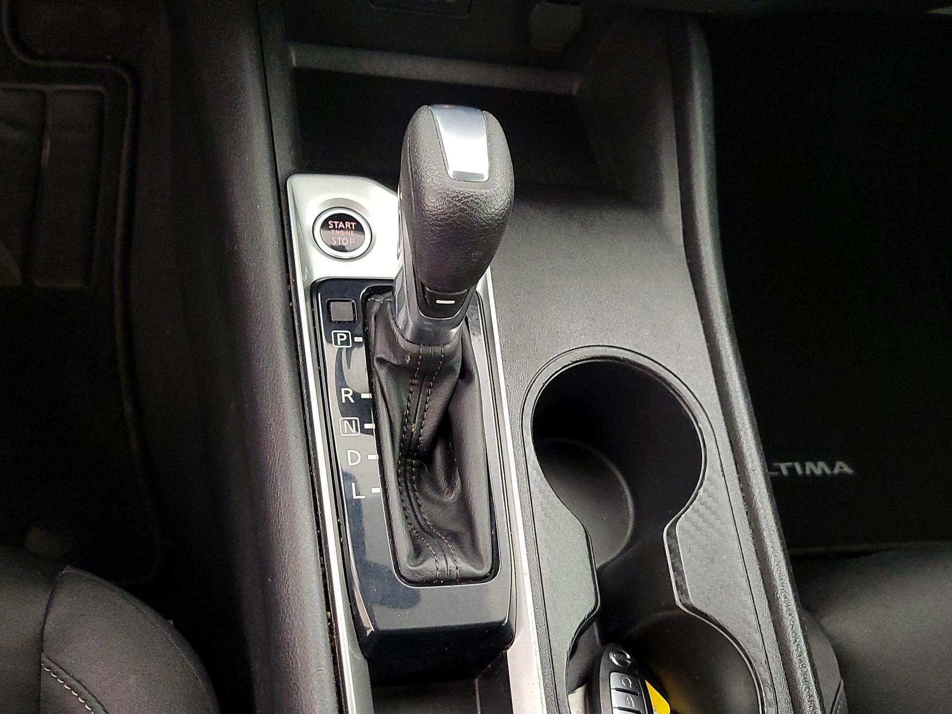 Thumbnail: 2020 Nissan Altima - 17