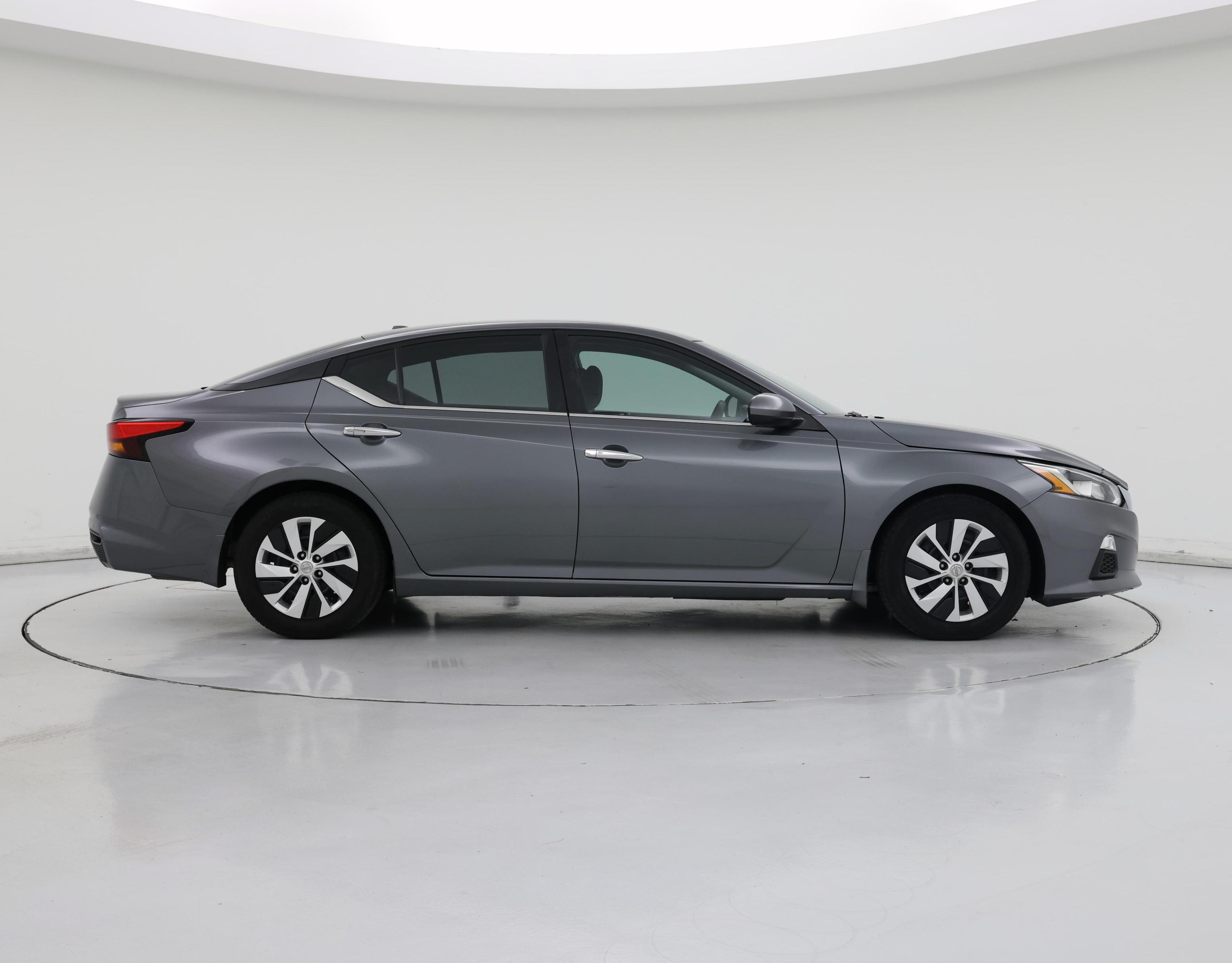 Thumbnail: 2020 Nissan Altima - 7