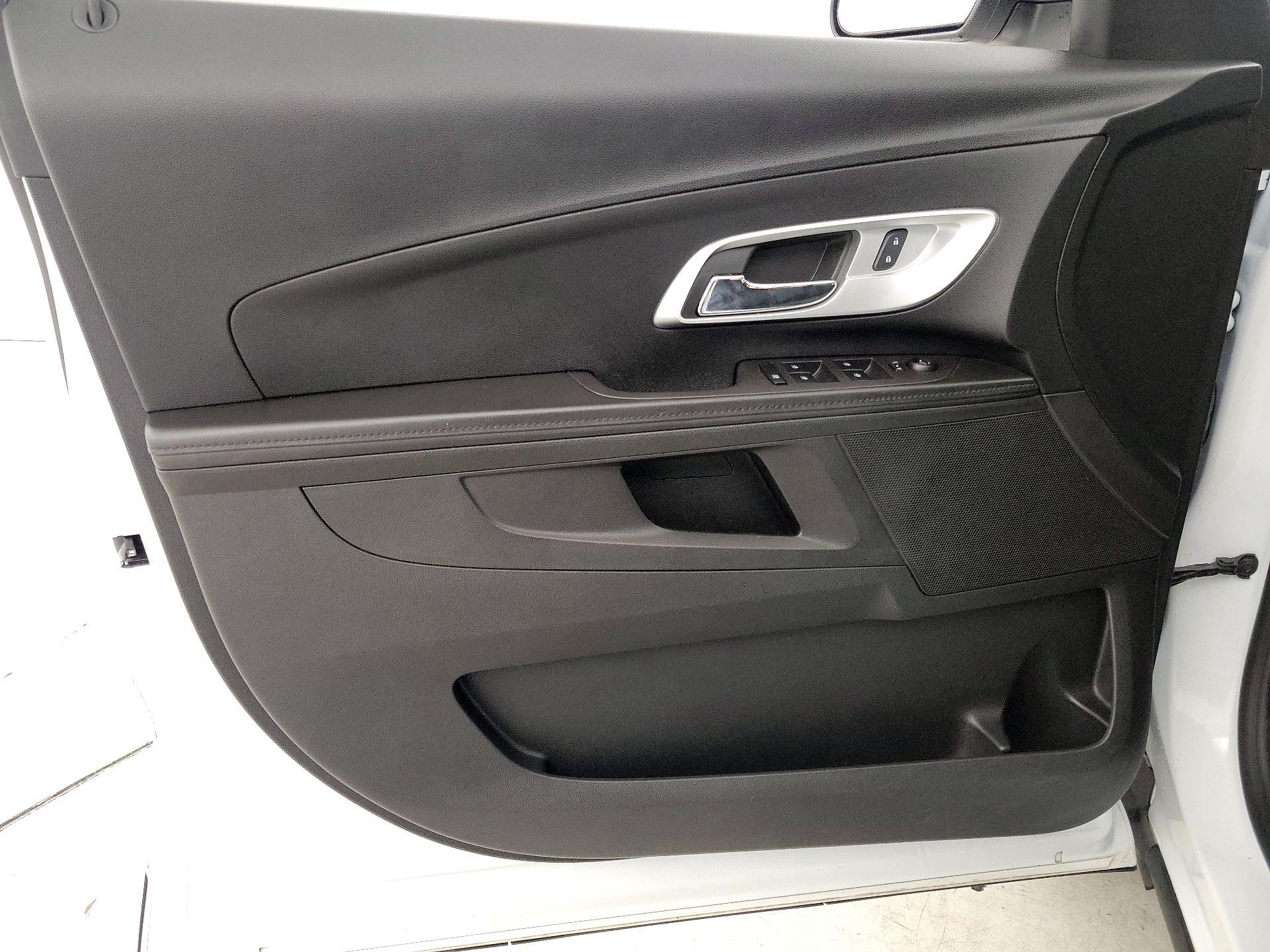 Thumbnail: 2015 Chevrolet Equinox - 12