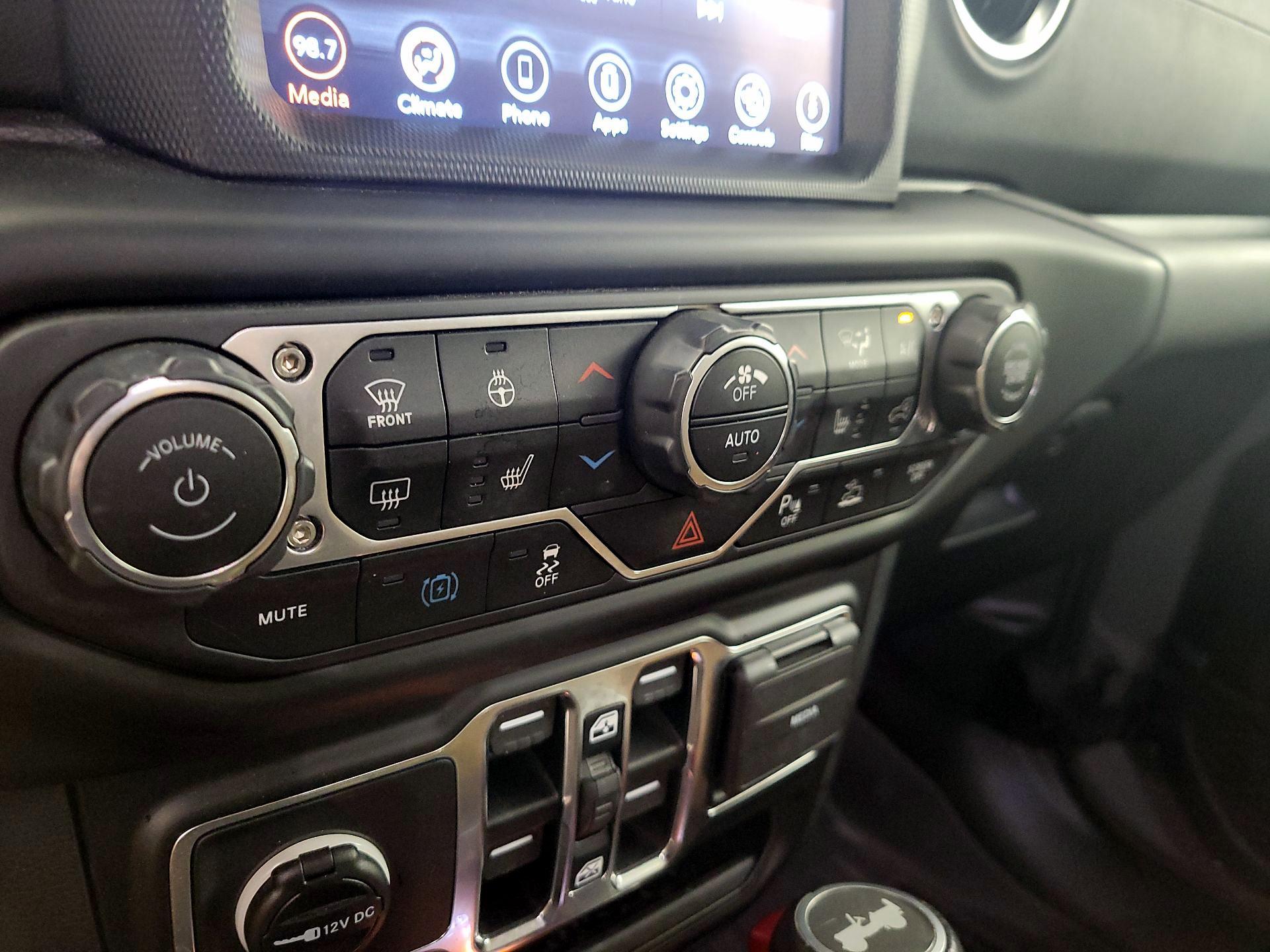 Thumbnail: 2021 Jeep Wrangler - 17