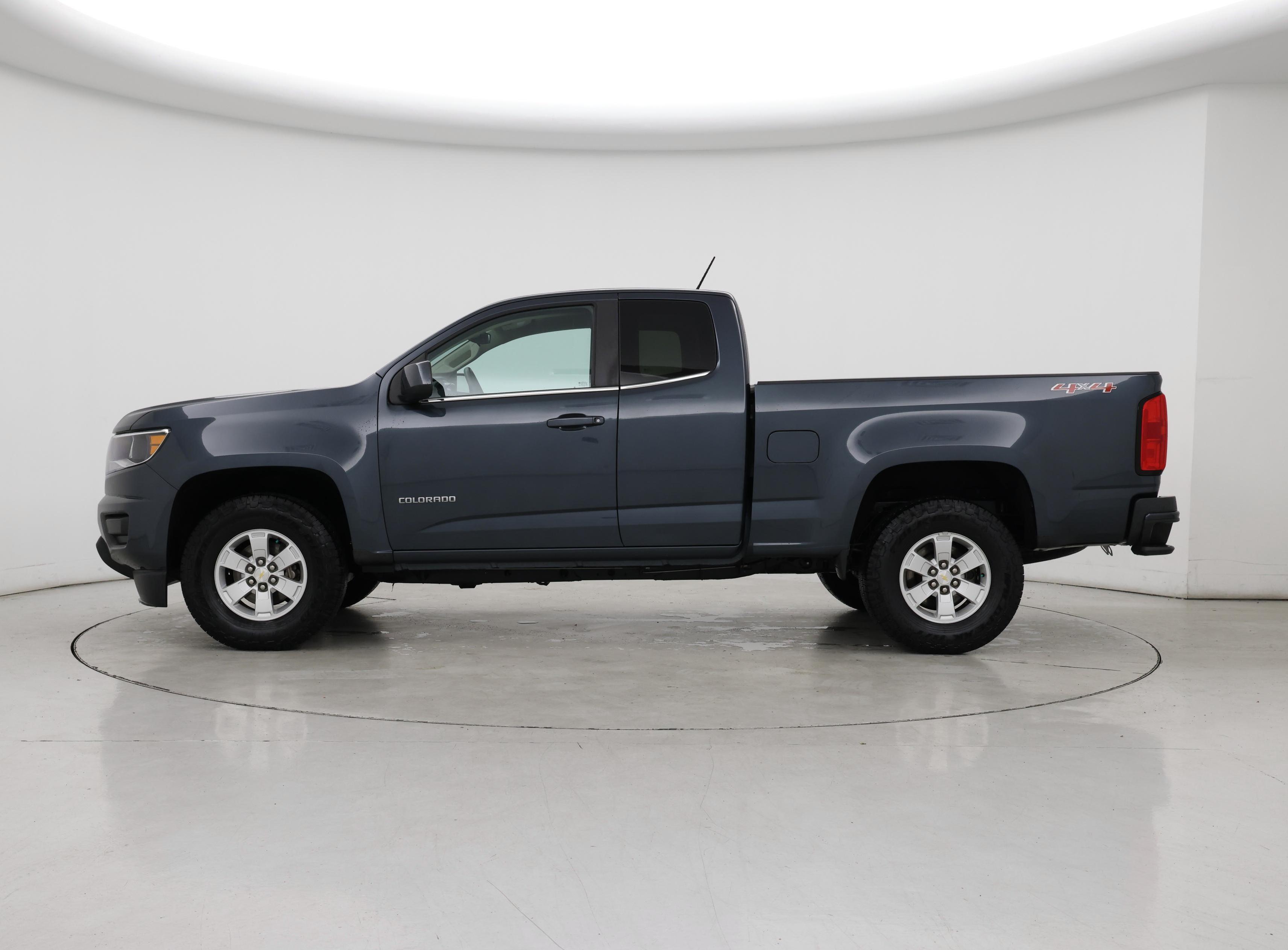 Thumbnail: 2019 Chevrolet Colorado - 3