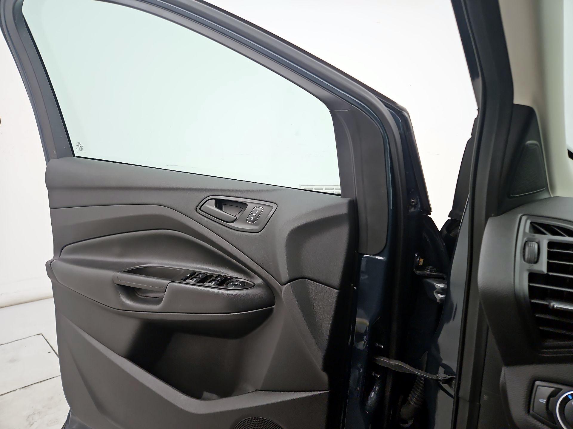 Thumbnail: 2019 Ford Escape - 10