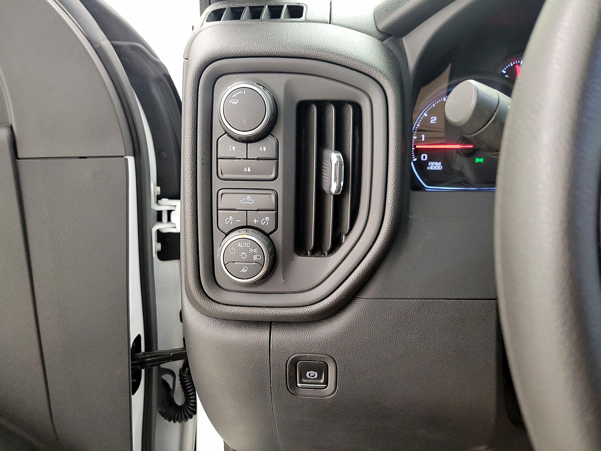 Thumbnail: 2022 Chevrolet Silverado 2500 - 13