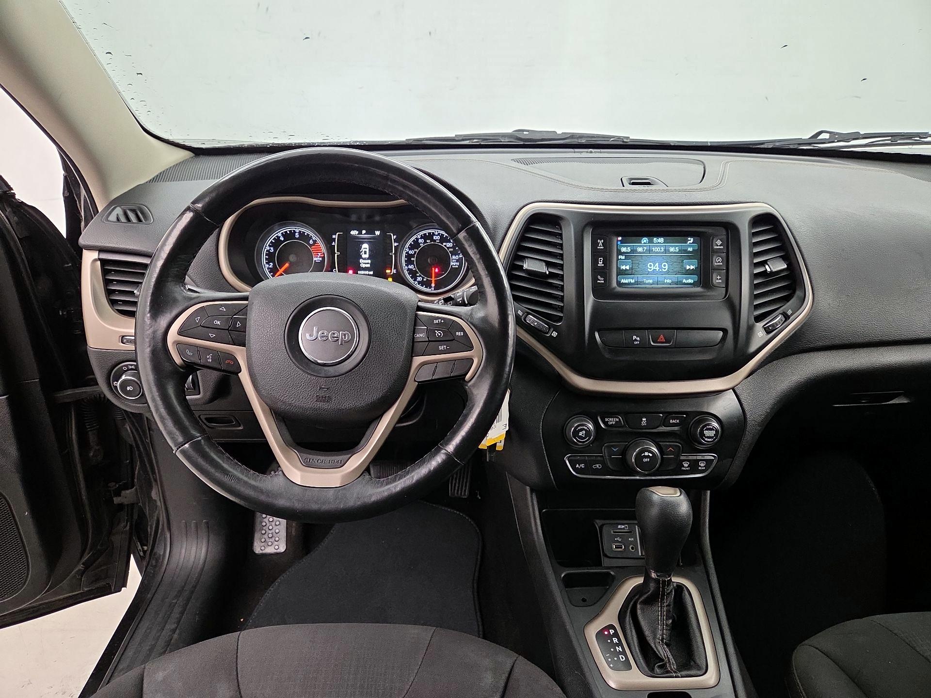 Thumbnail: 2017 Jeep Cherokee - 9