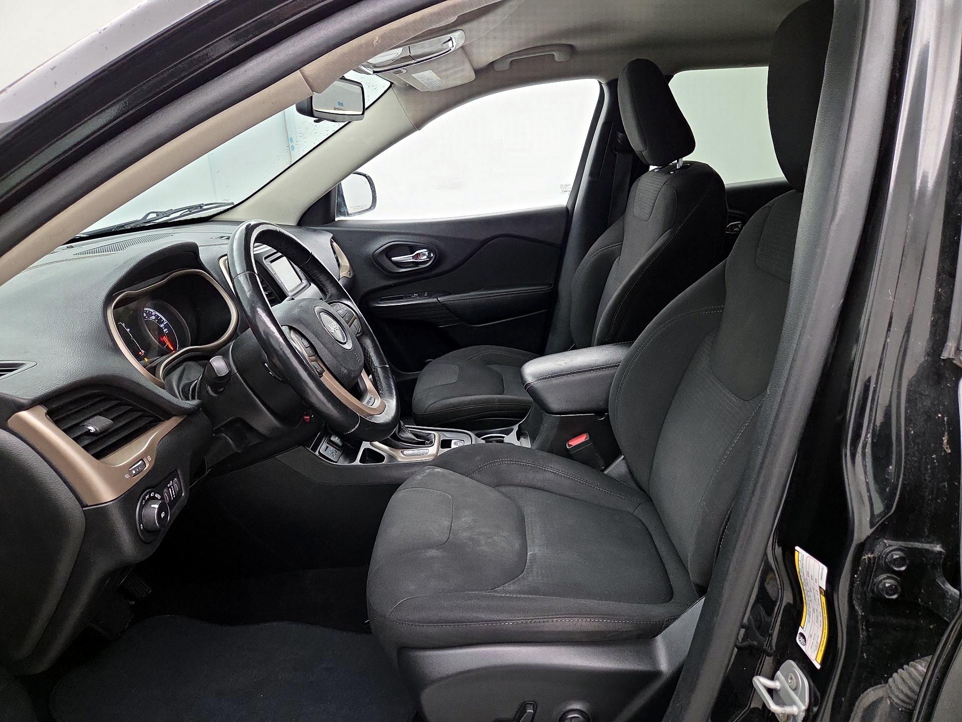 Thumbnail: 2017 Jeep Cherokee - 11