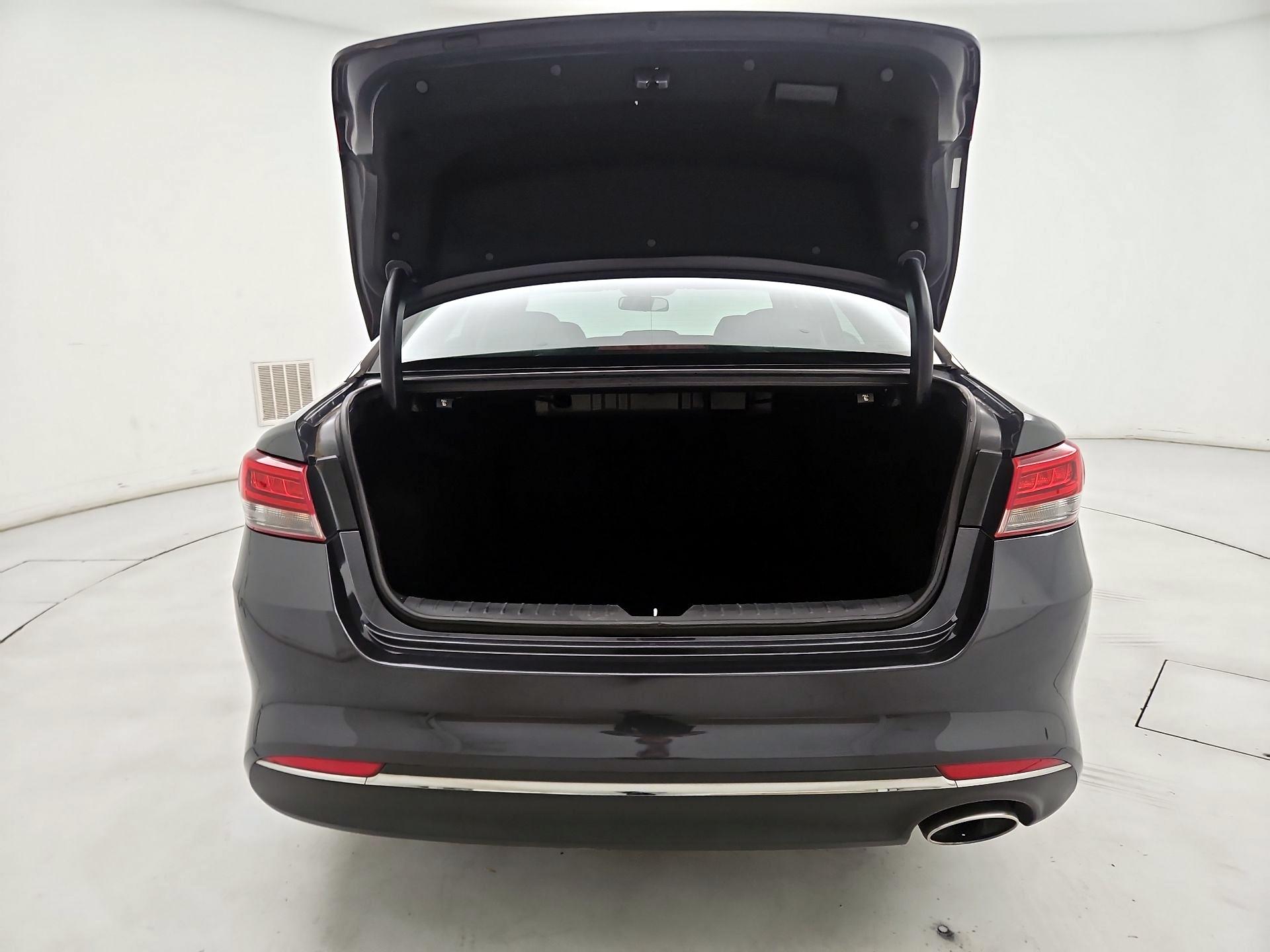 Thumbnail: 2018 Kia Optima - 20