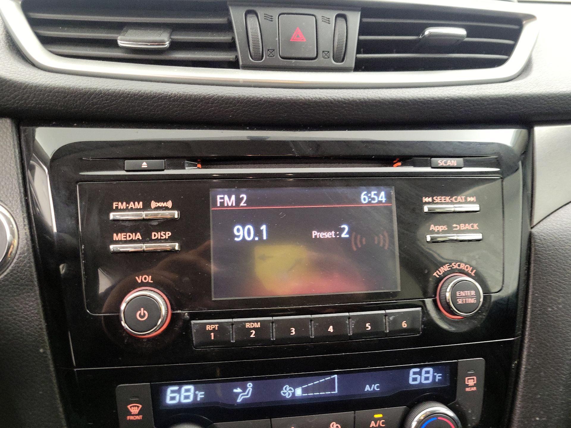 Thumbnail: 2016 Nissan Rogue - 15