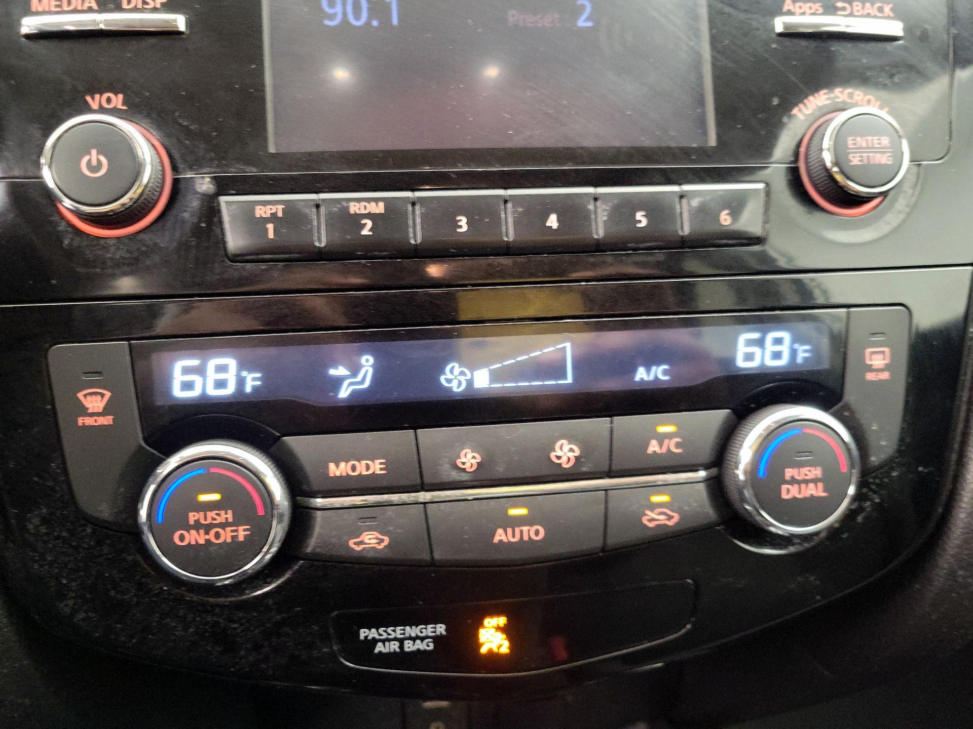 Thumbnail: 2016 Nissan Rogue - 16