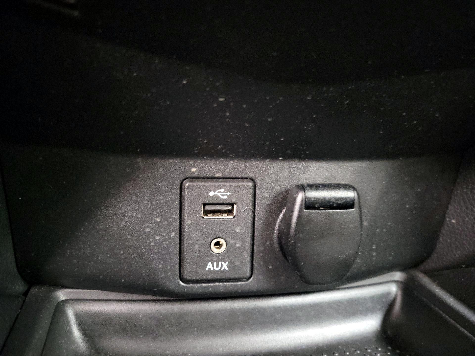 Thumbnail: 2016 Nissan Rogue - 18