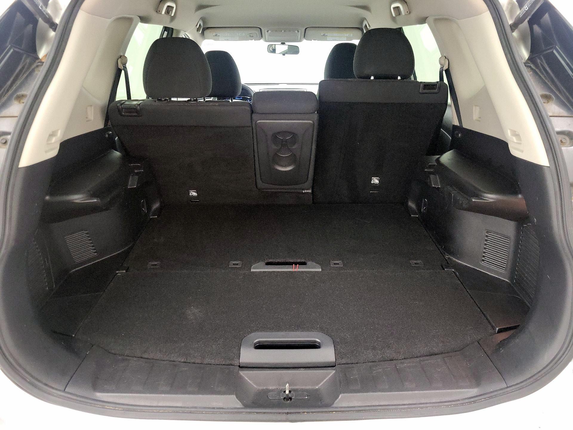 Thumbnail: 2016 Nissan Rogue - 20