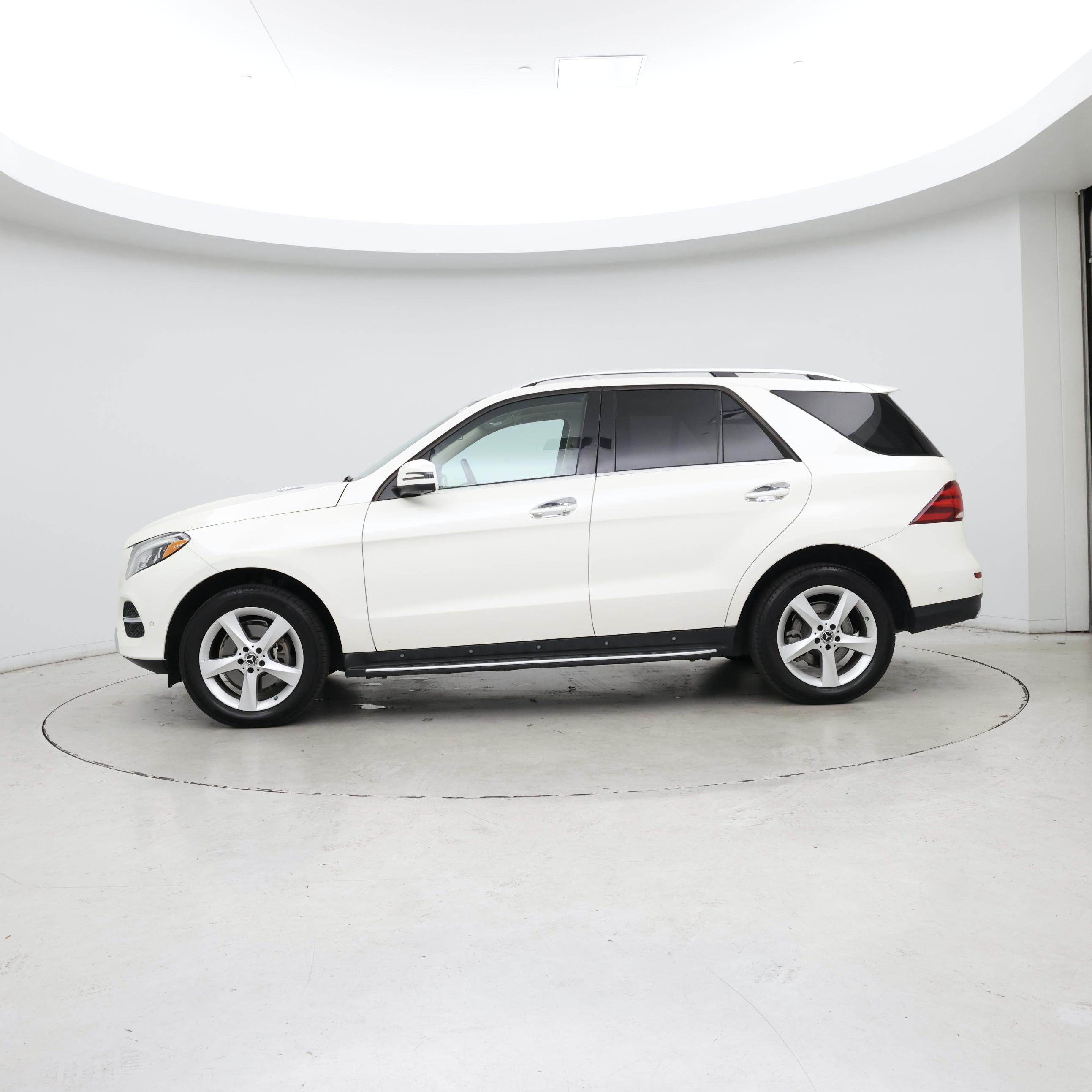 Thumbnail: 2017 Mercedes-Benz GLE - 3