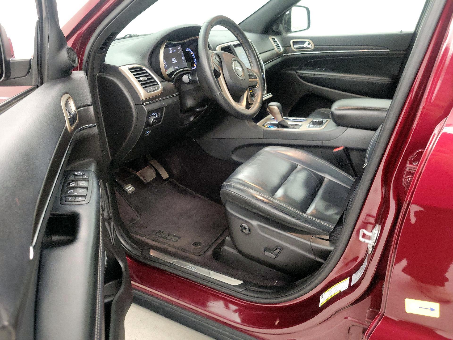 Thumbnail: 2017 Jeep Grand Cherokee - 11