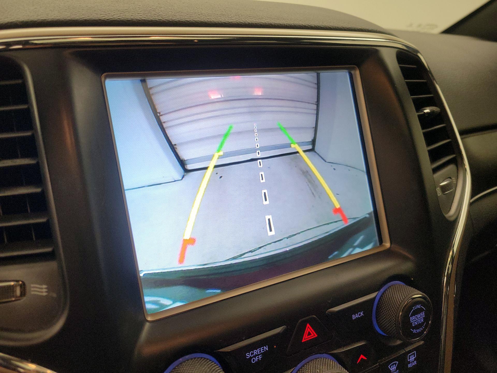 Thumbnail: 2017 Jeep Grand Cherokee - 14