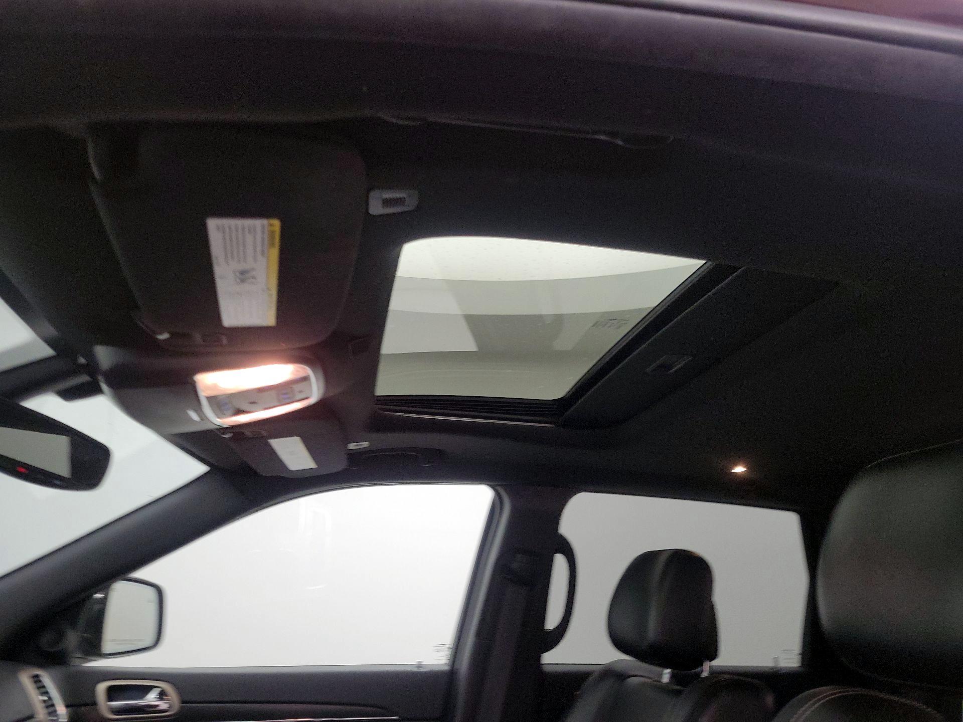 Thumbnail: 2017 Jeep Grand Cherokee - 19