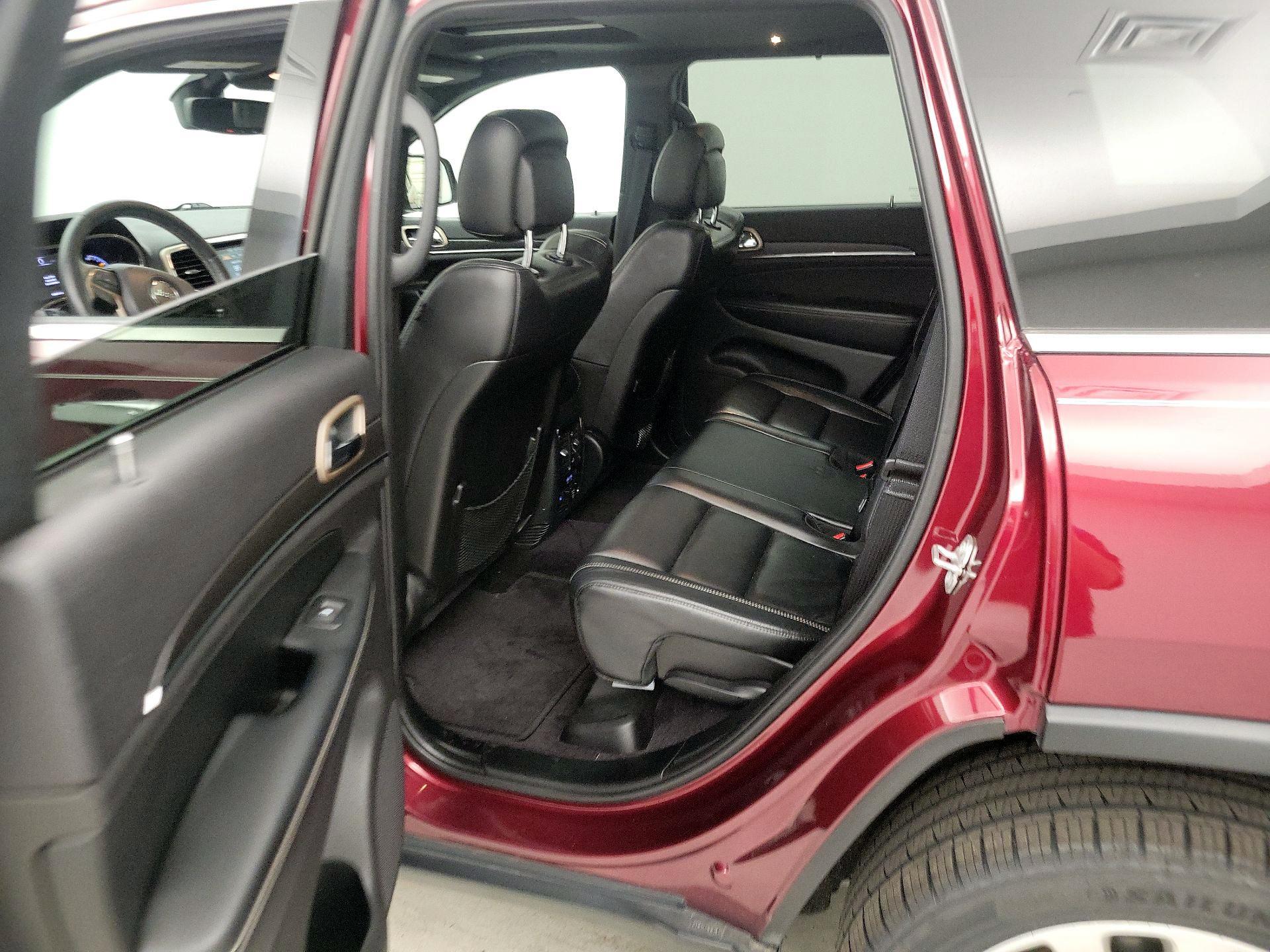 Thumbnail: 2017 Jeep Grand Cherokee - 20