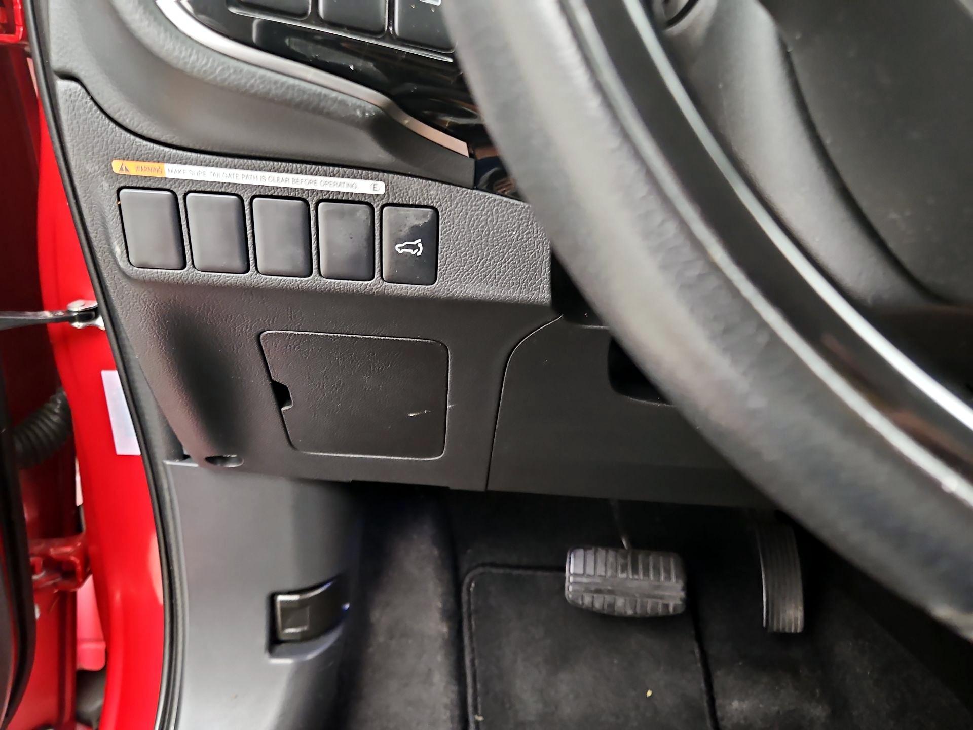 Thumbnail: 2019 Mitsubishi Outlander - 13