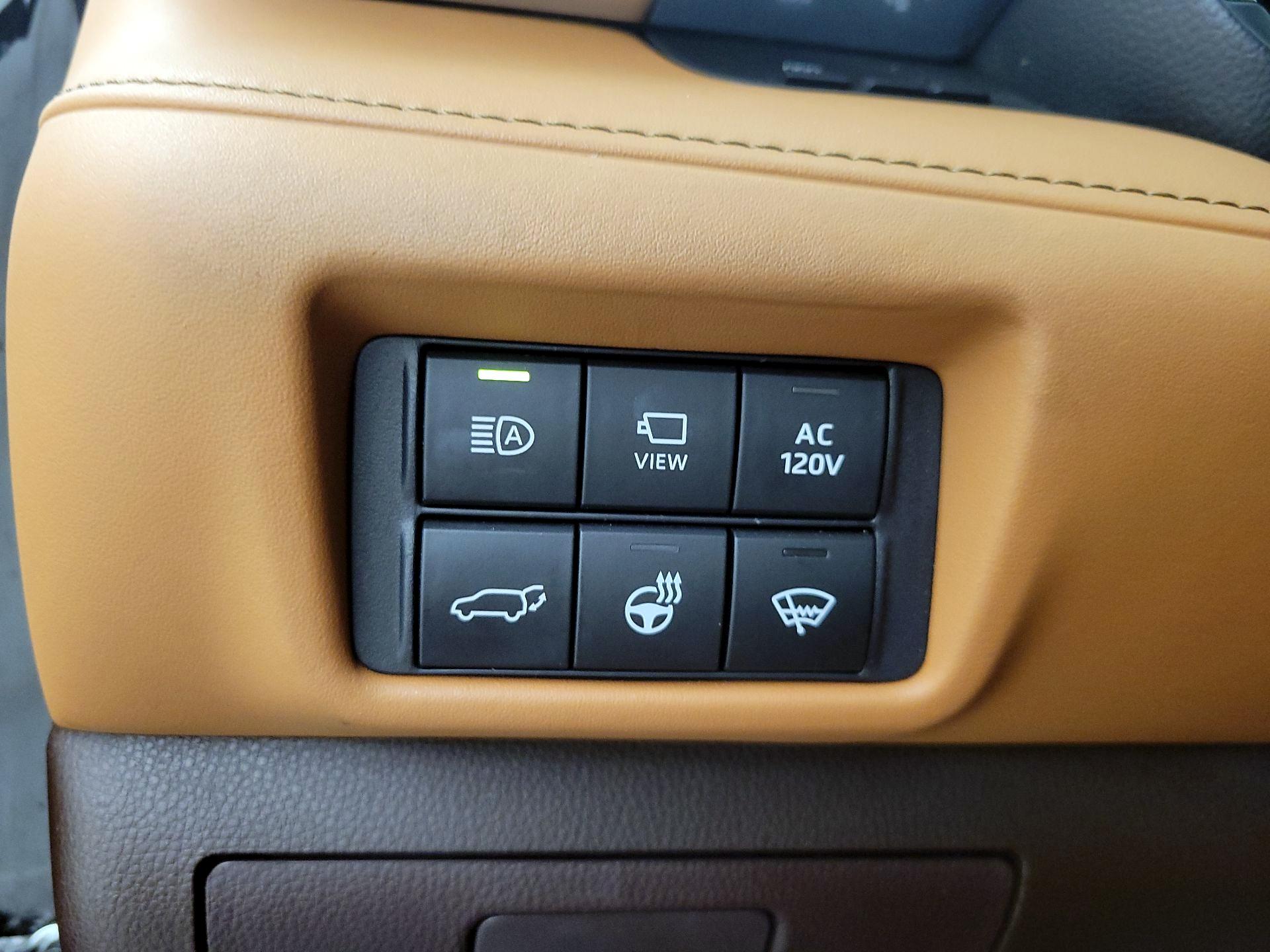 Thumbnail: 2021 Toyota Highlander - 13