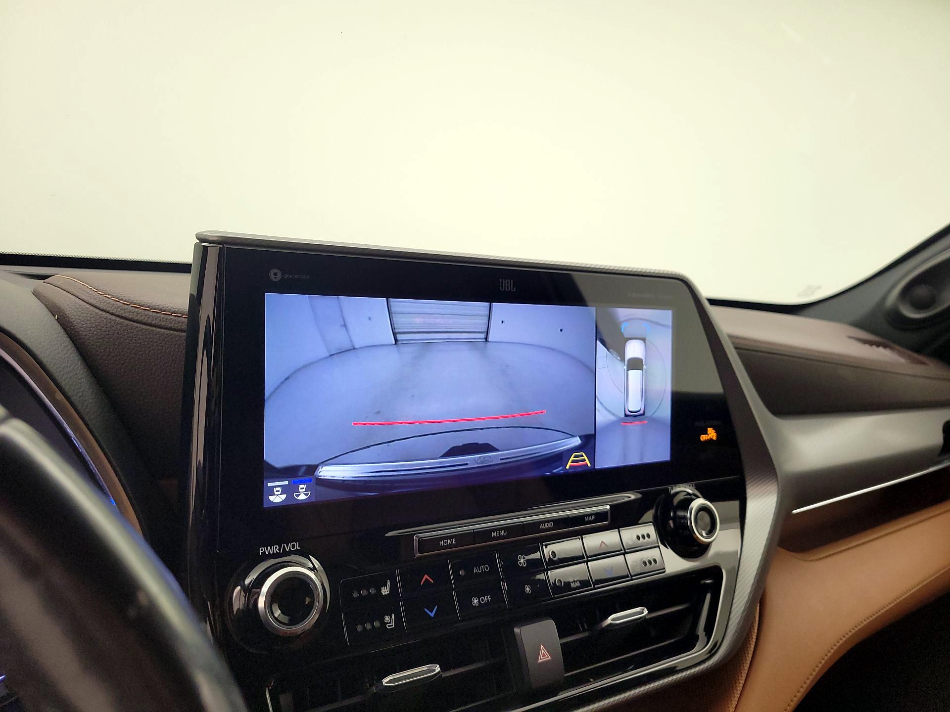 Thumbnail: 2021 Toyota Highlander - 15