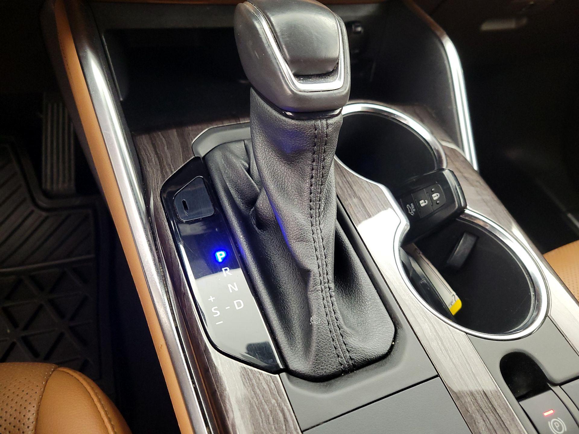 Thumbnail: 2021 Toyota Highlander - 18