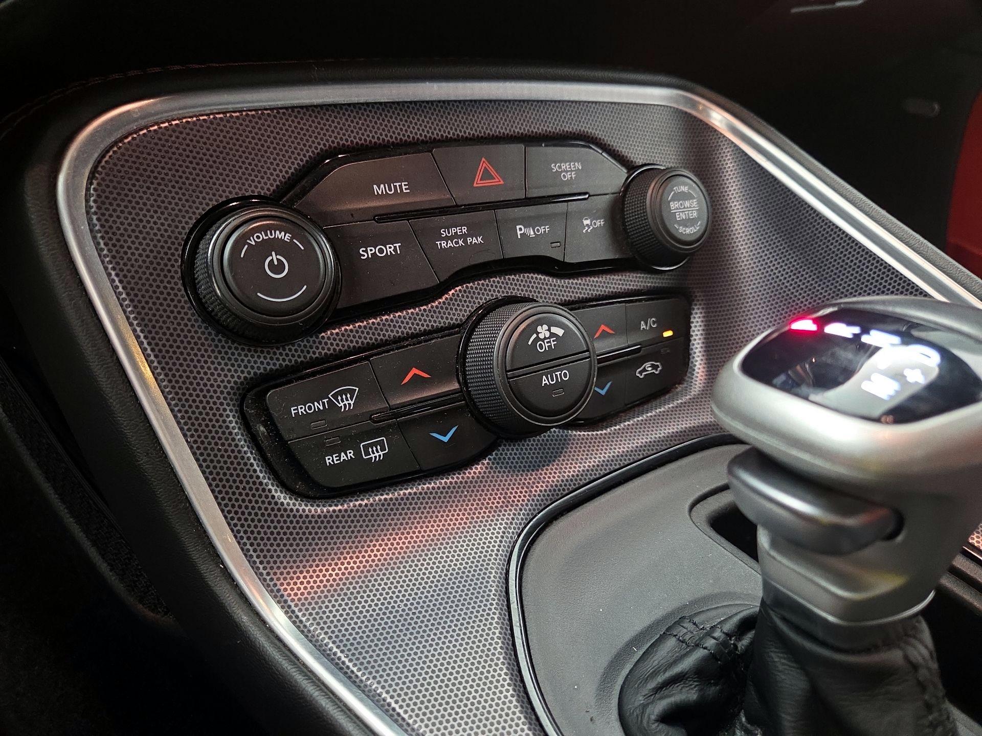 Thumbnail: 2018 Dodge Challenger - 17