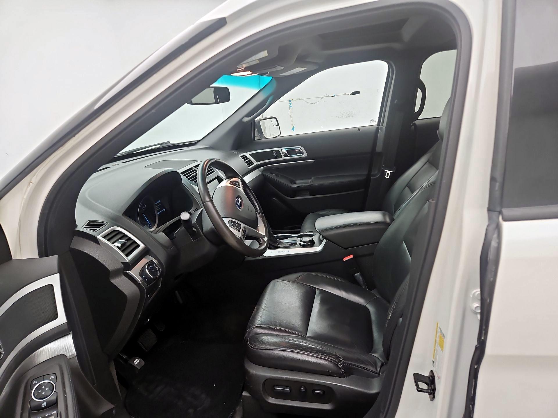 Thumbnail: 2015 Ford Explorer - 11