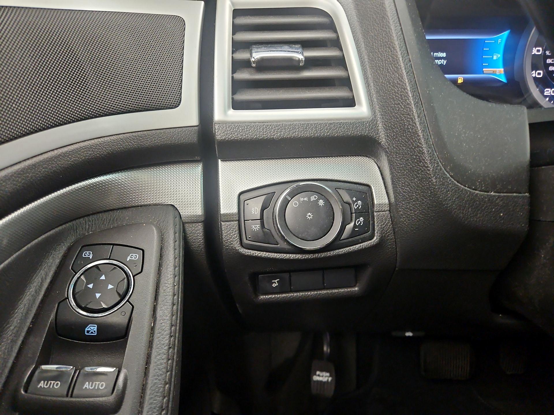 Thumbnail: 2015 Ford Explorer - 13