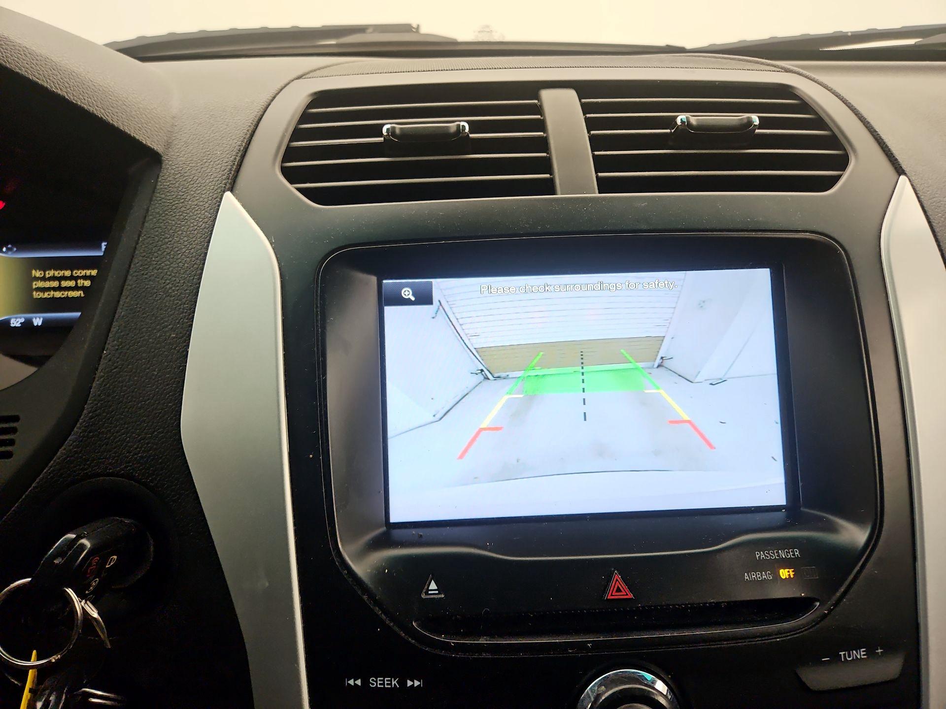 Thumbnail: 2015 Ford Explorer - 15