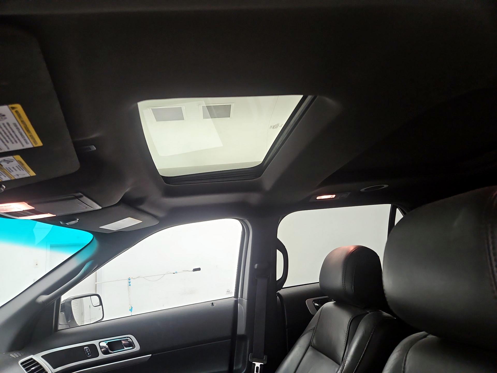 Thumbnail: 2015 Ford Explorer - 20