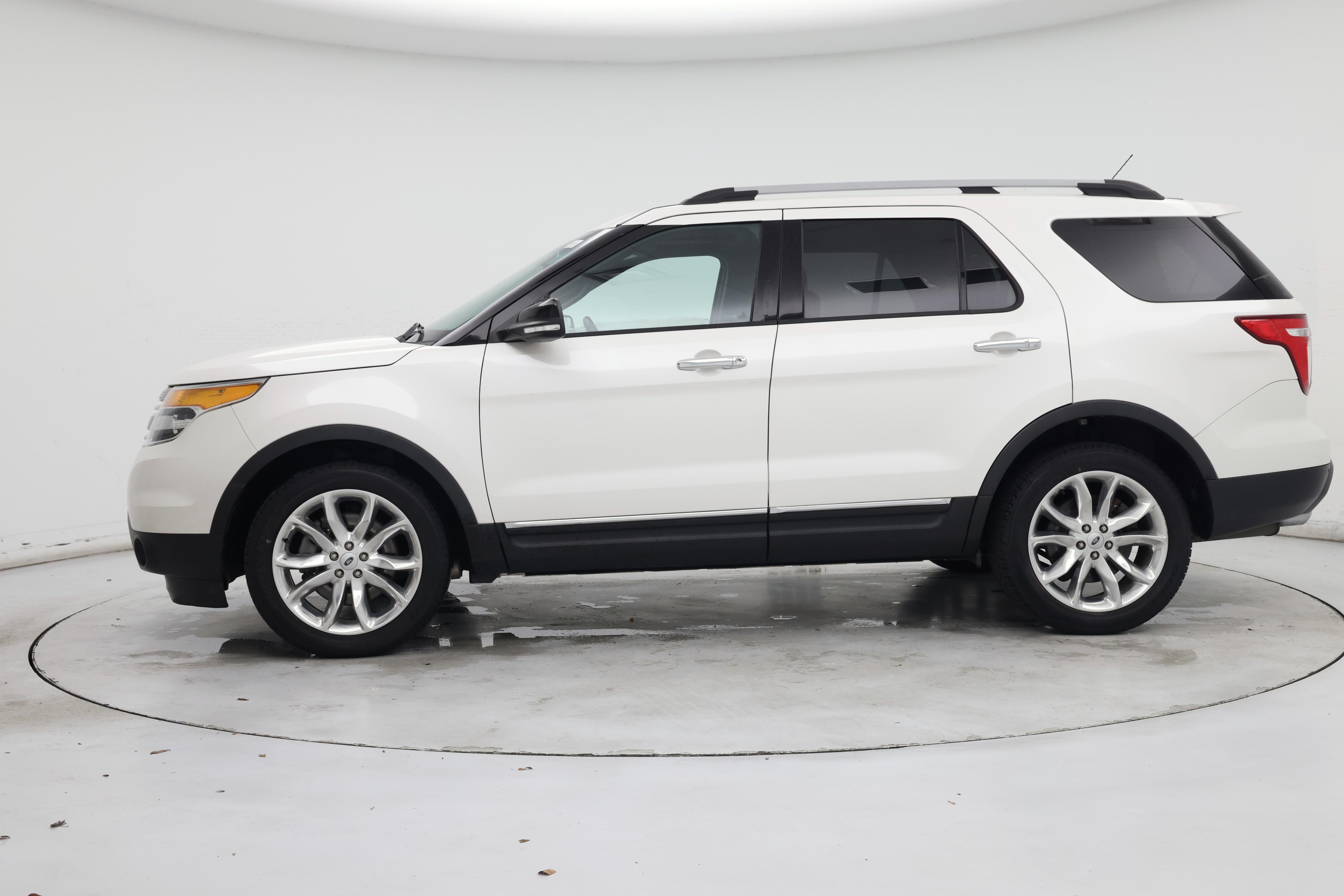 Thumbnail: 2015 Ford Explorer - 3