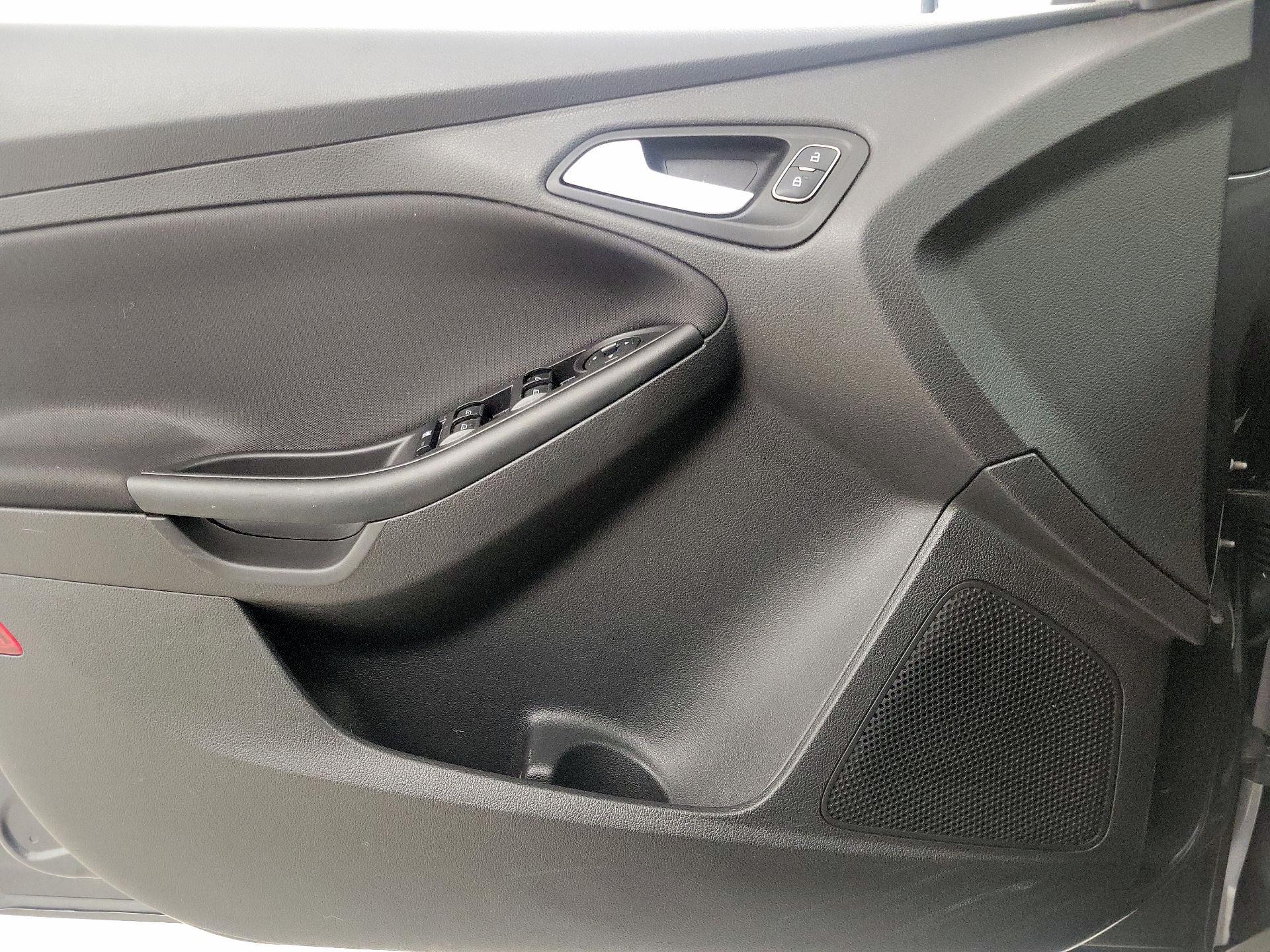 Thumbnail: 2018 Ford Focus - 12