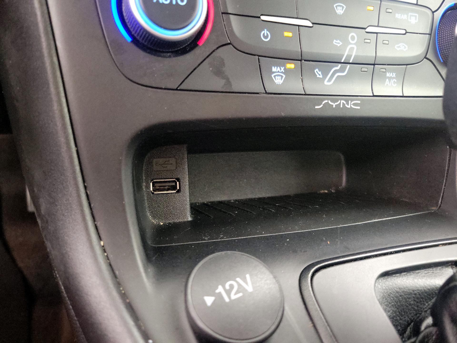 Thumbnail: 2018 Ford Focus - 18