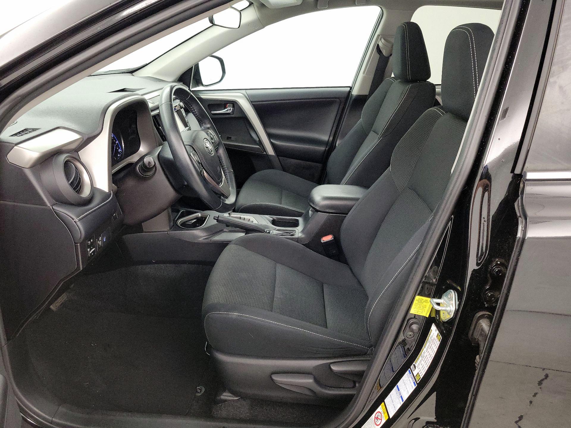 Thumbnail: 2018 Toyota RAV4 - 11