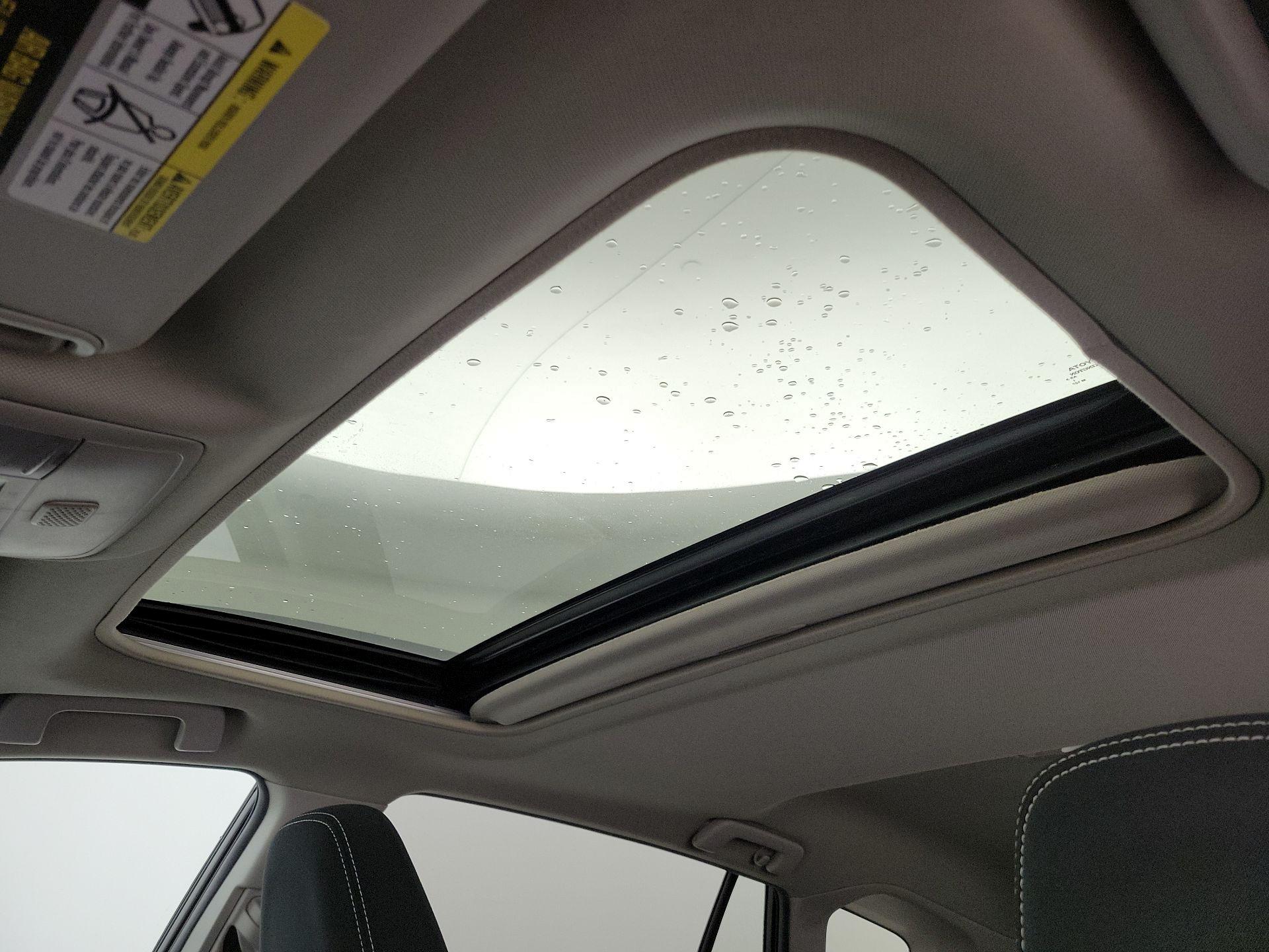 Thumbnail: 2018 Toyota RAV4 - 19