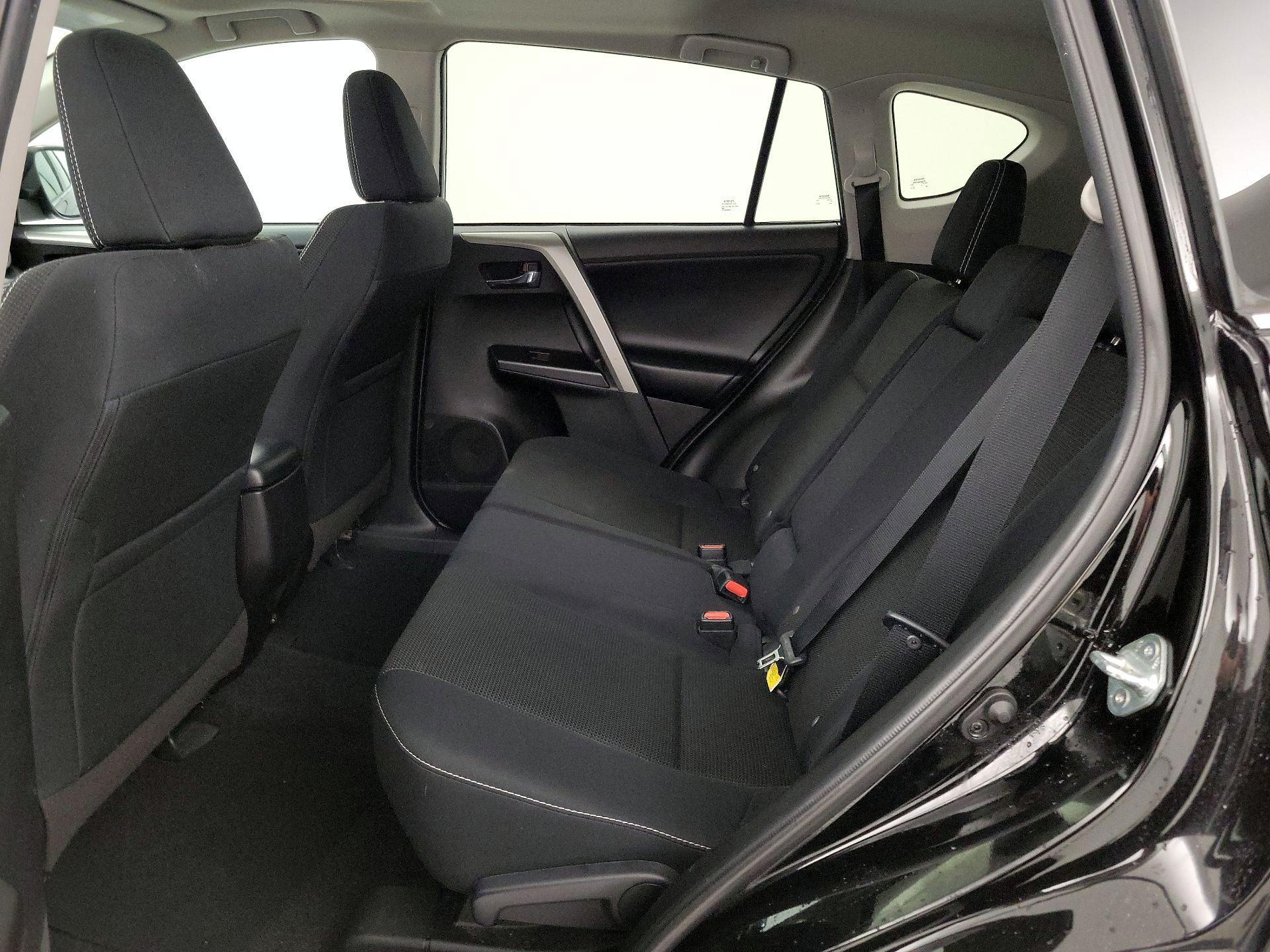 Thumbnail: 2018 Toyota RAV4 - 20