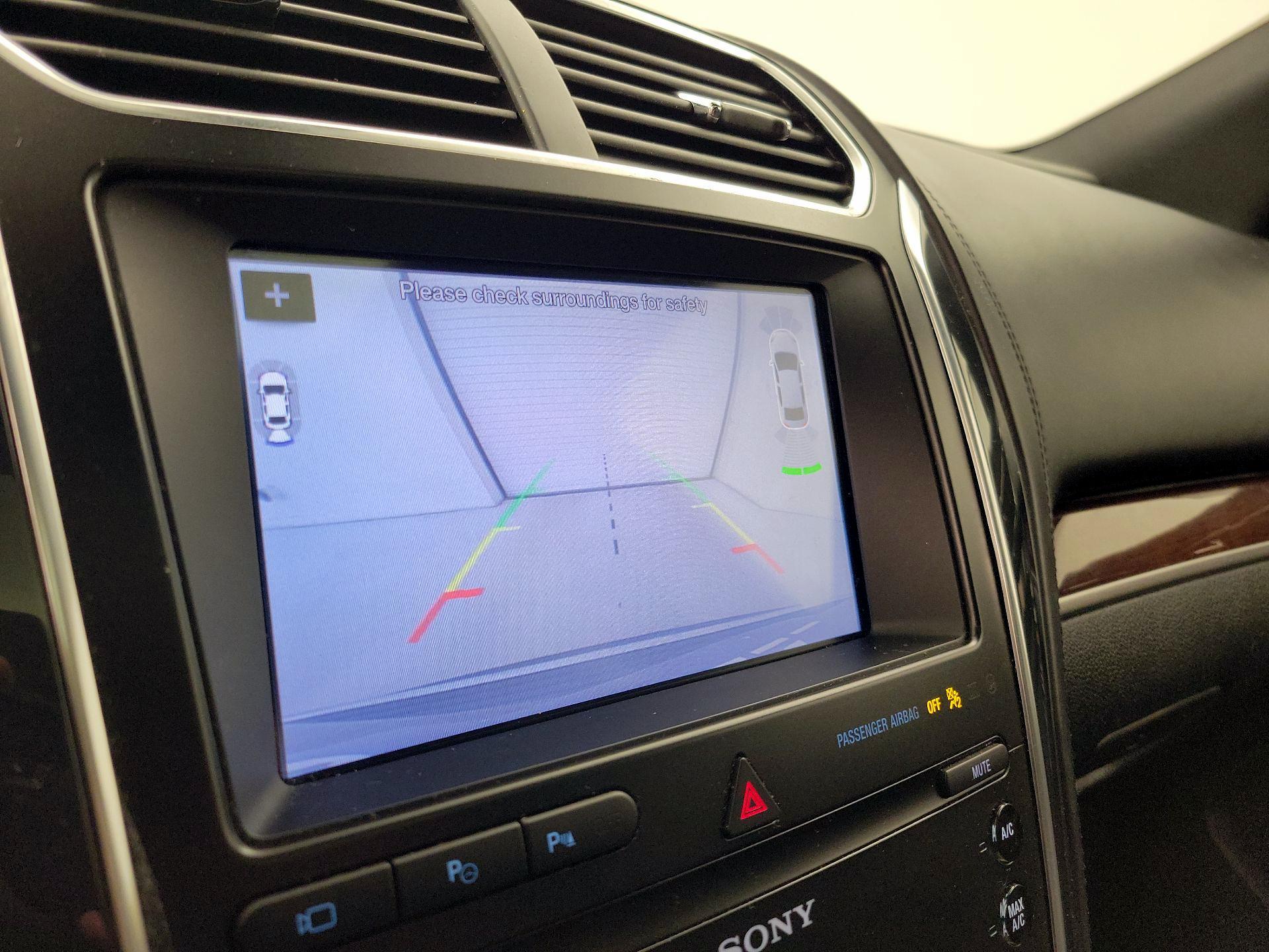 Thumbnail: 2019 Ford Explorer - 15