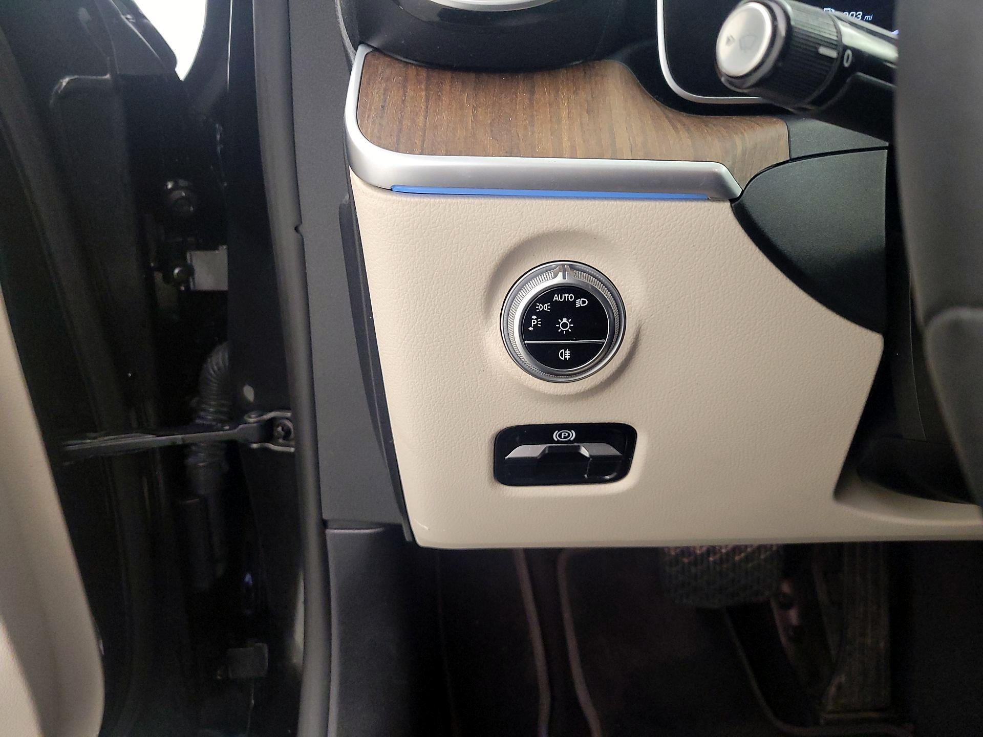 Thumbnail: 2022 Mercedes-Benz C-Class - 13