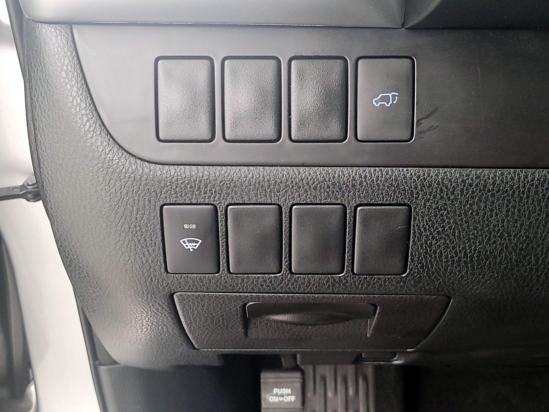 Thumbnail: 2016 Toyota Highlander - 13