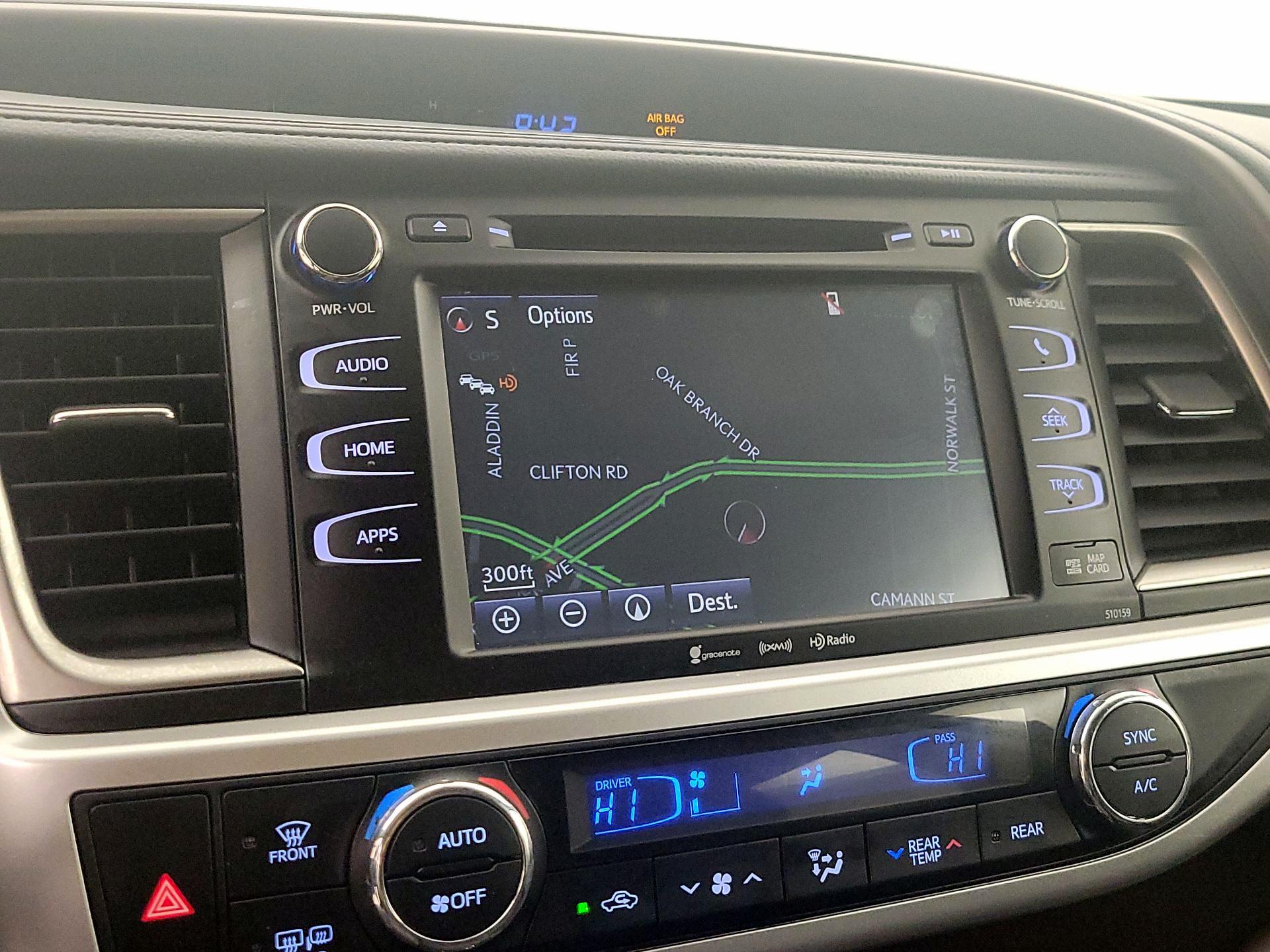 Thumbnail: 2016 Toyota Highlander - 14