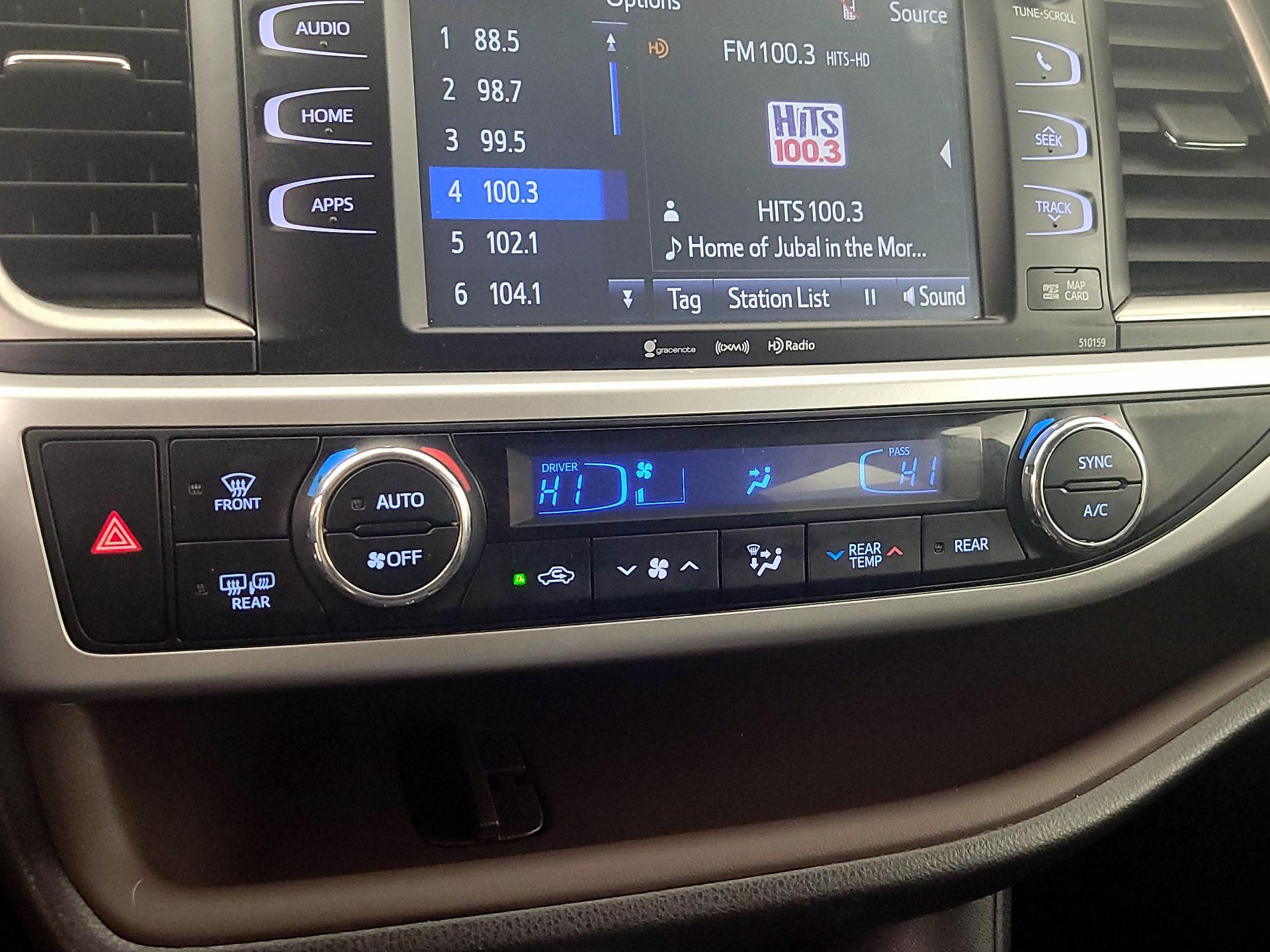 Thumbnail: 2016 Toyota Highlander - 17